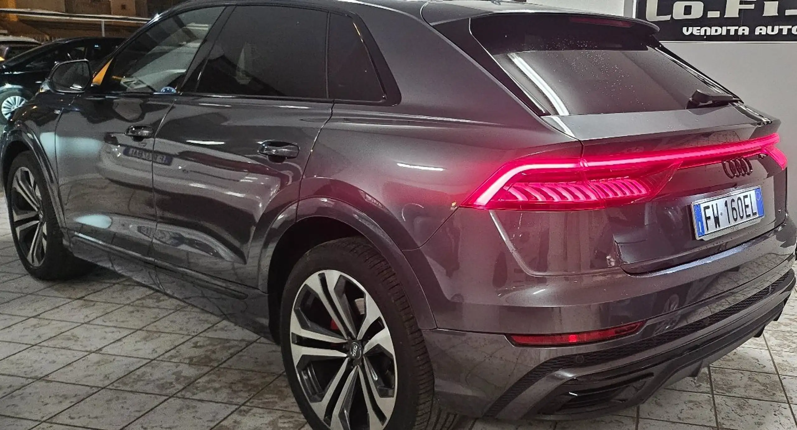 Audi - Q8