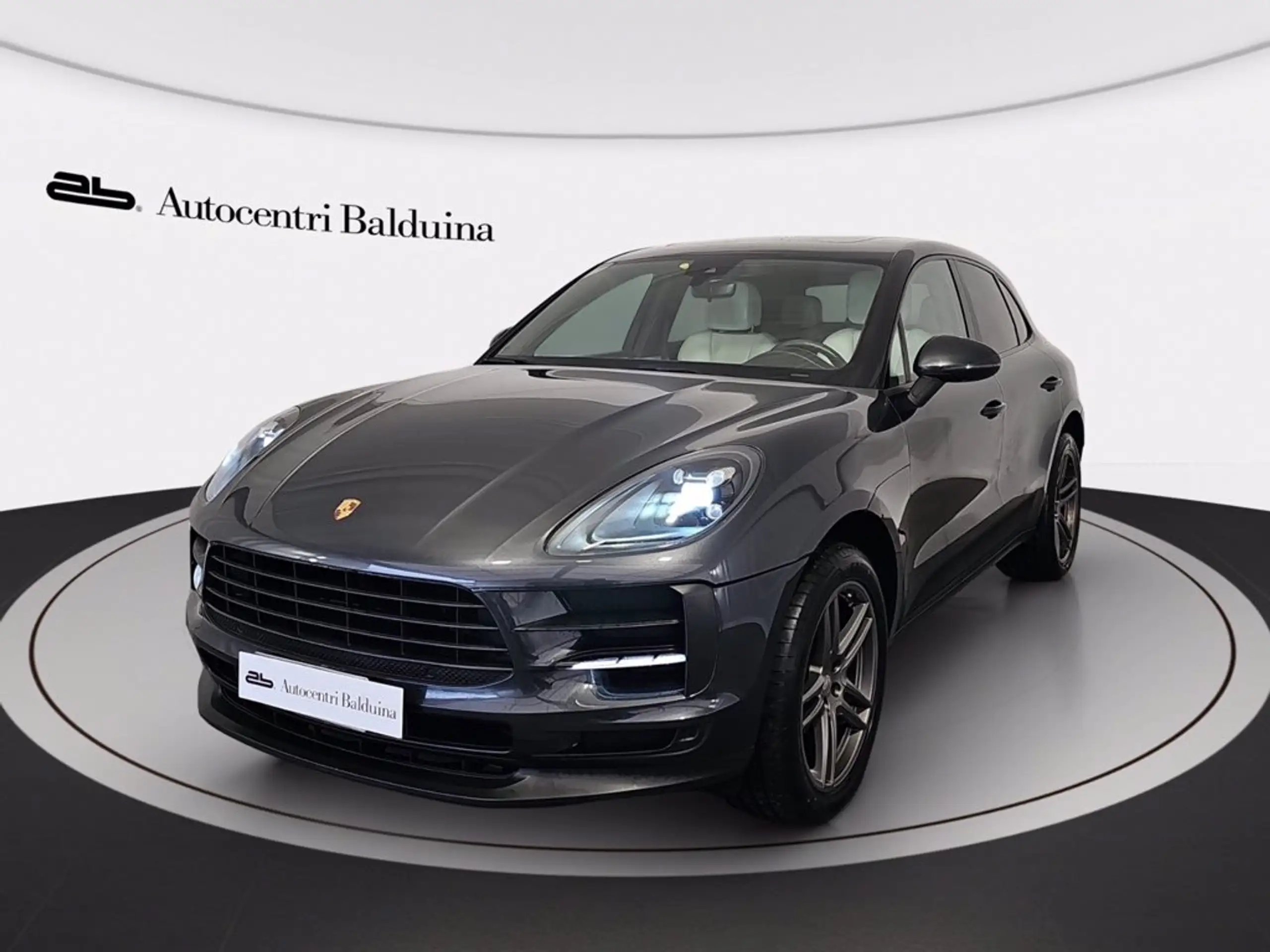 Porsche - Macan