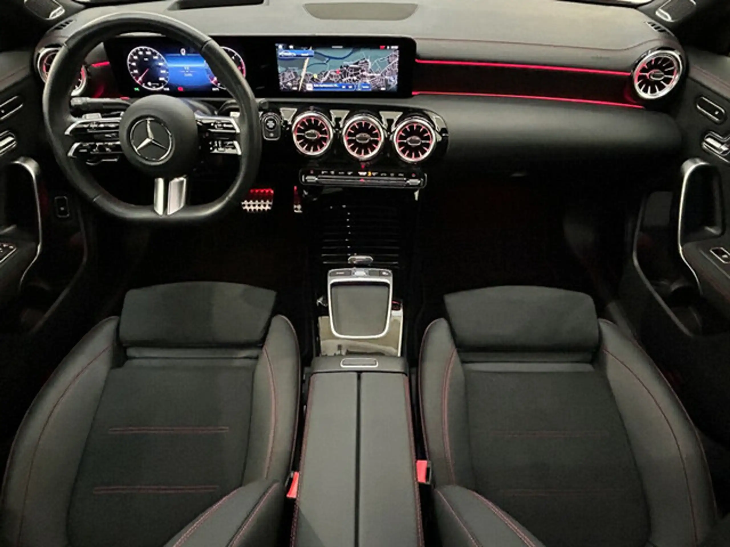 Mercedes-Benz - CLA 200