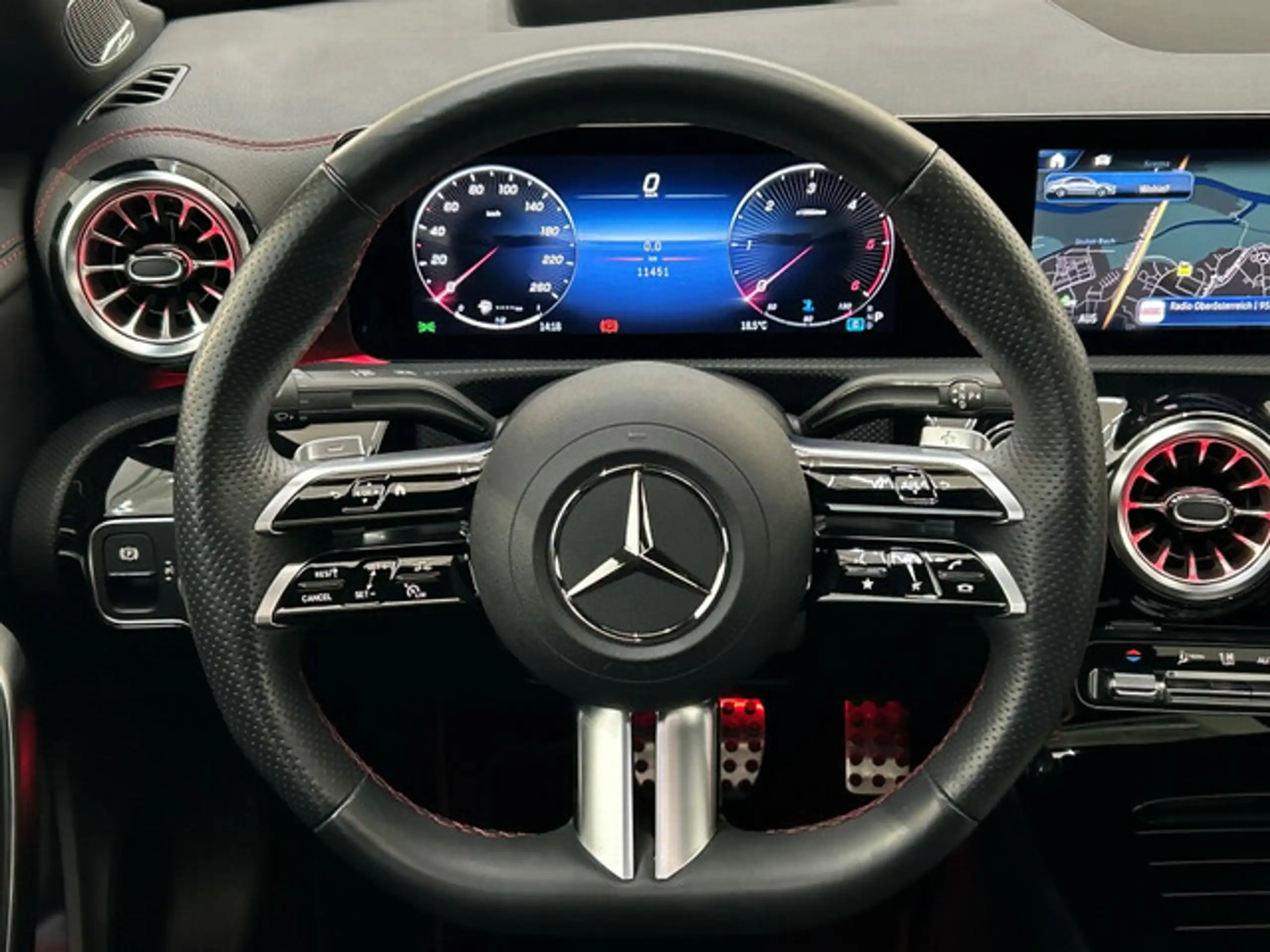 Mercedes-Benz - CLA 200