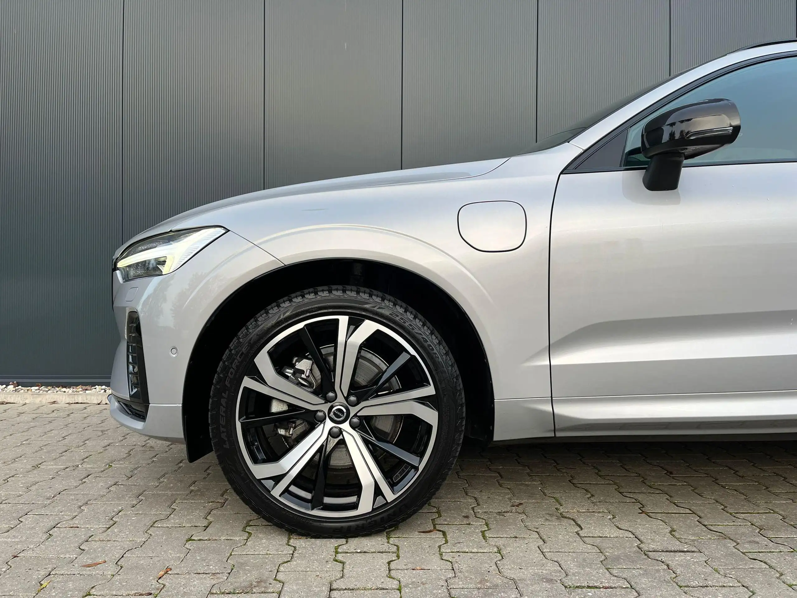 Volvo - XC60