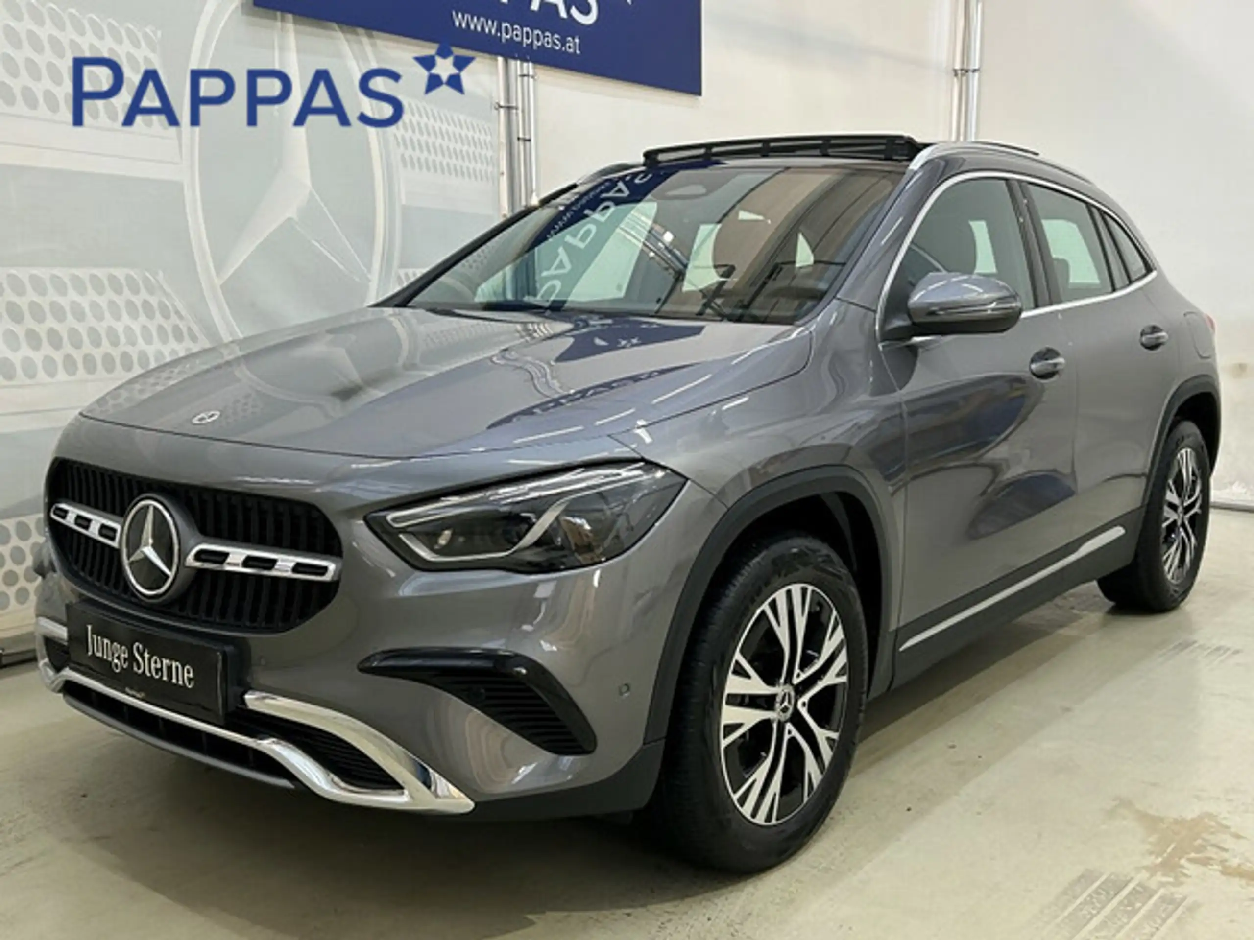 Mercedes-Benz - GLA 200