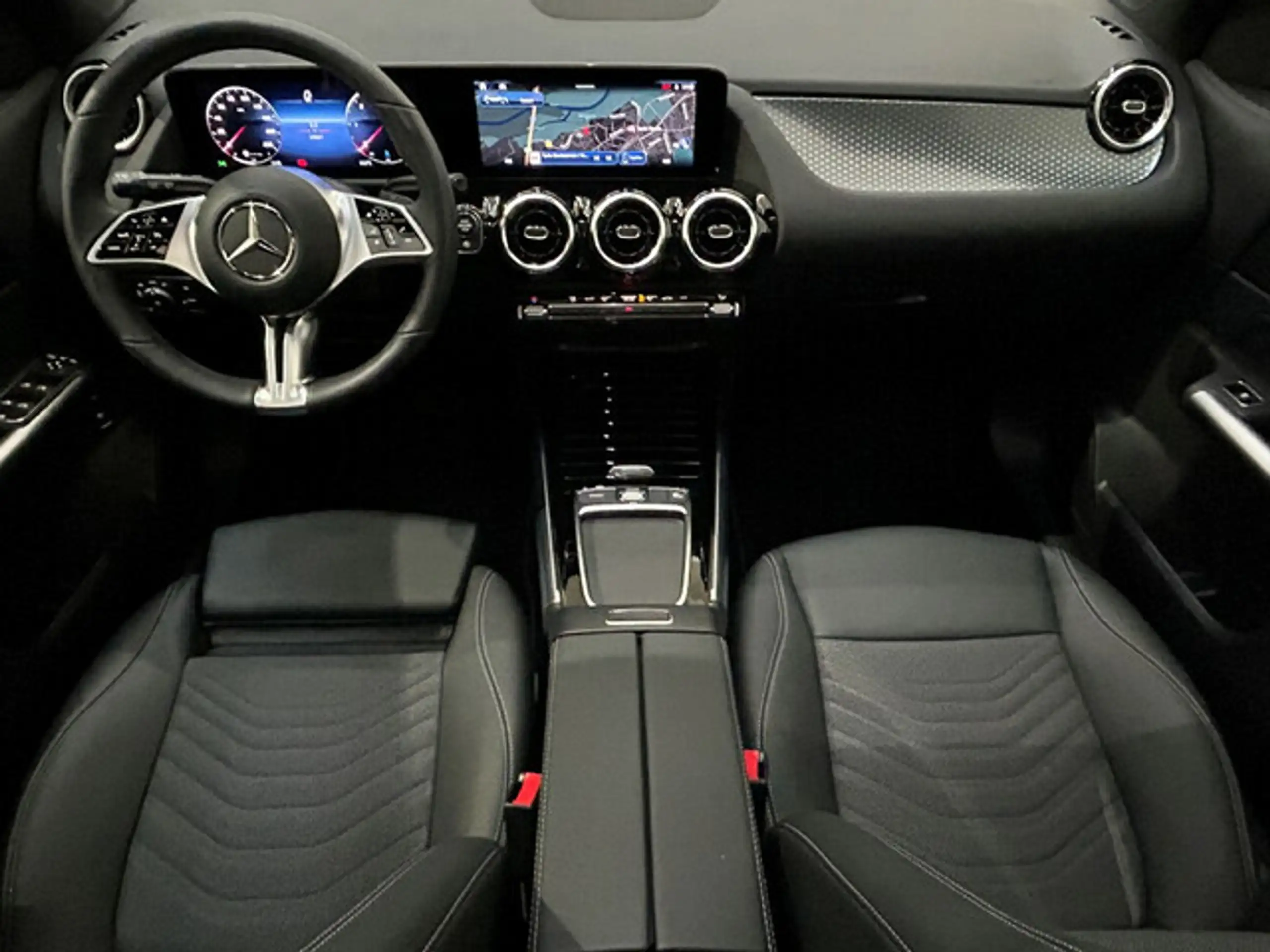 Mercedes-Benz - GLA 200