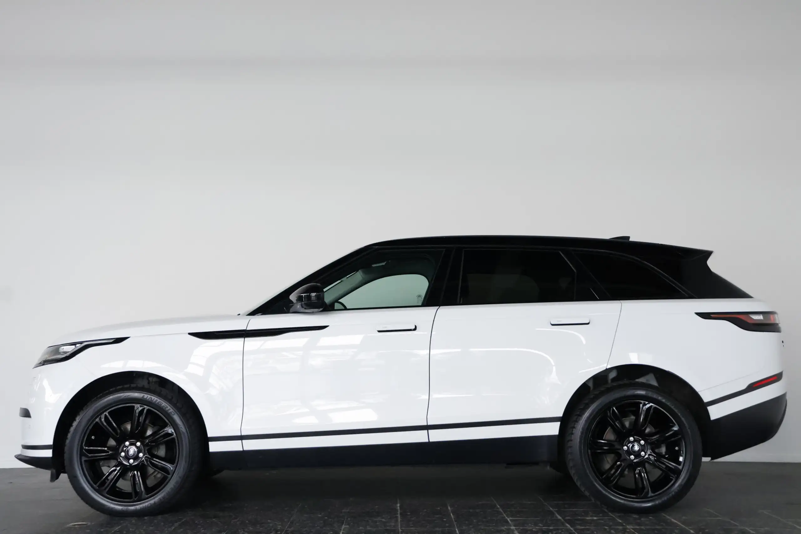 Land Rover - Range Rover Velar