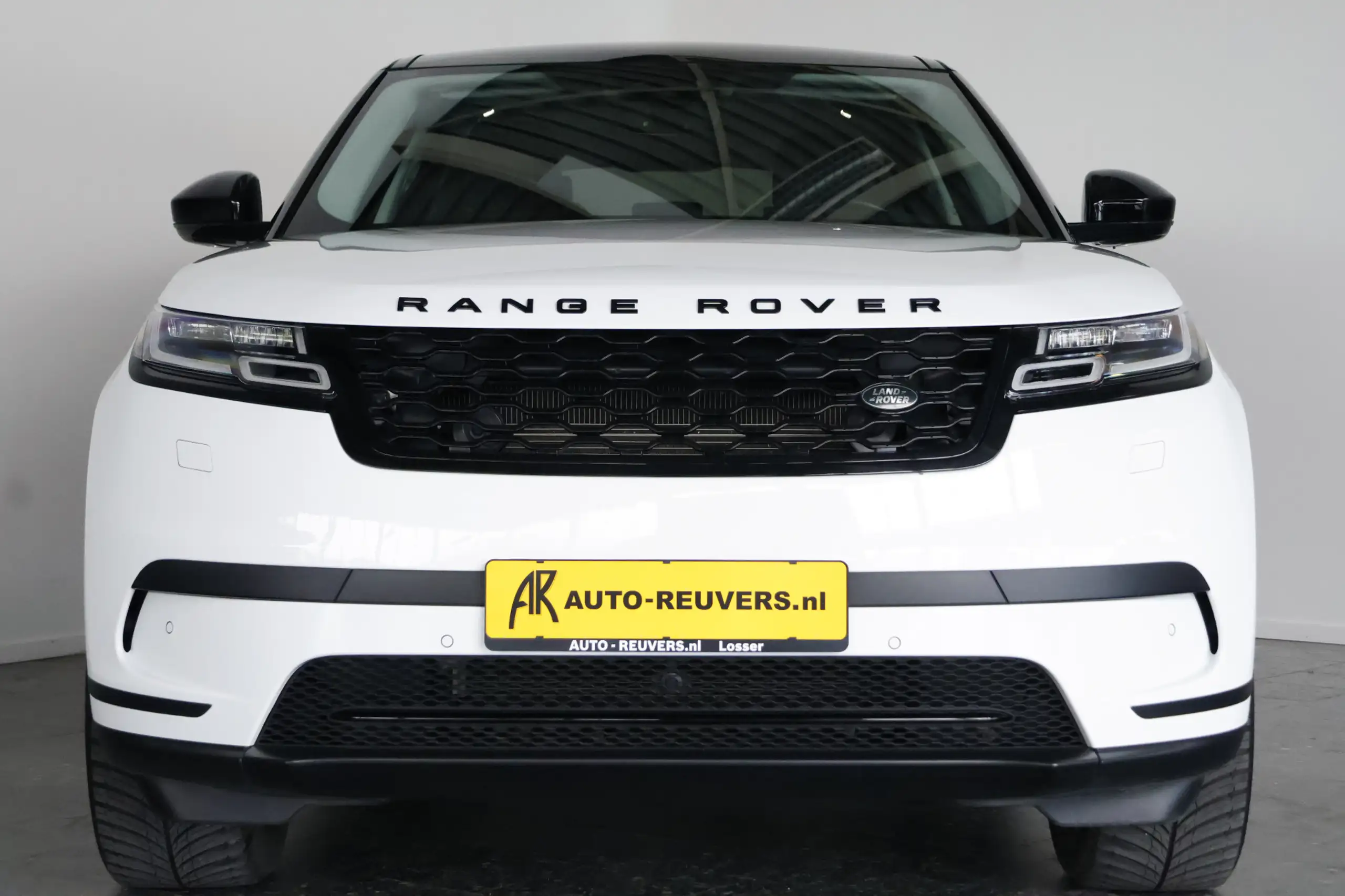 Land Rover - Range Rover Velar