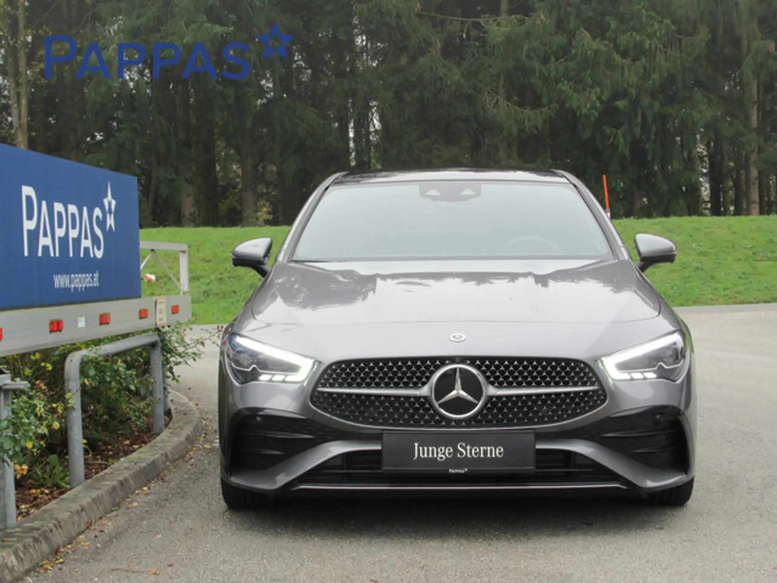 Mercedes-Benz - CLA 200