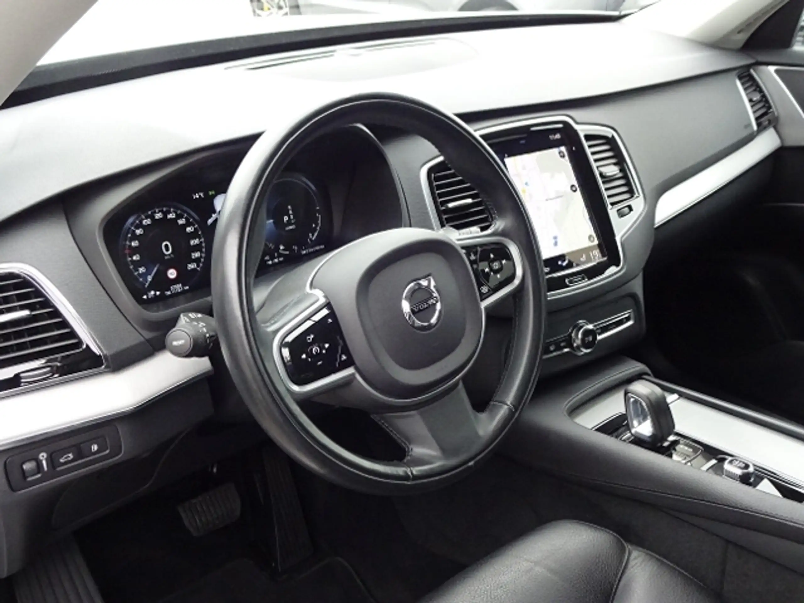 Volvo - XC90