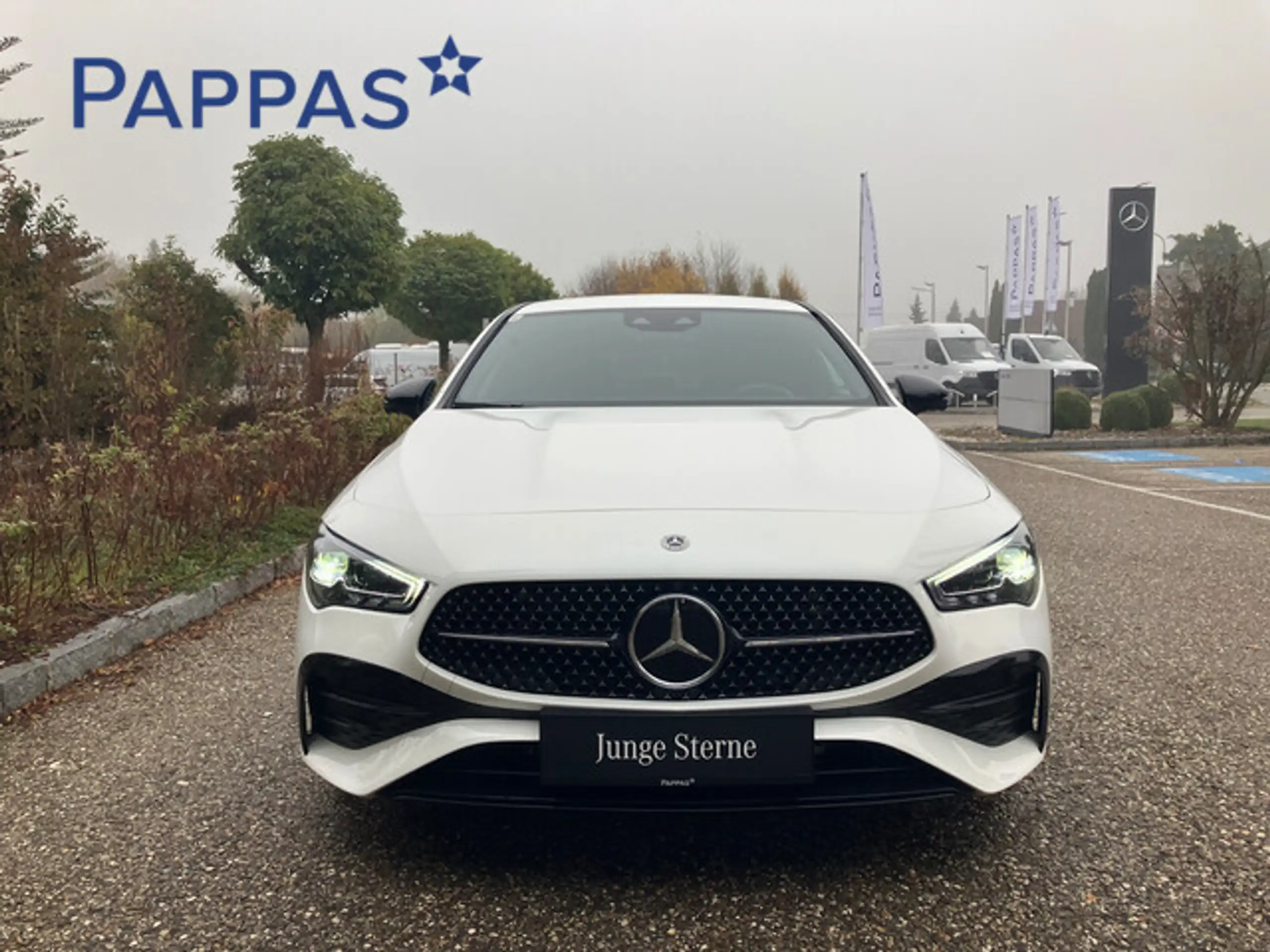 Mercedes-Benz - CLA 200