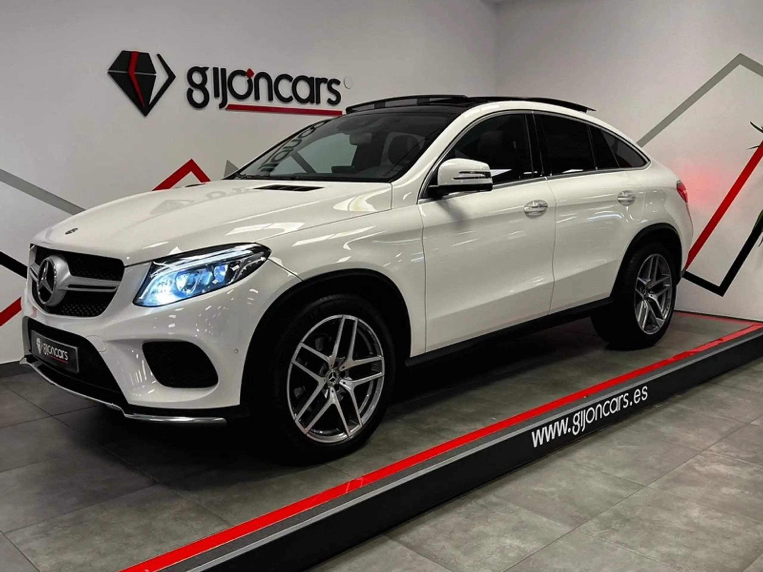 Mercedes-Benz - GLE 350