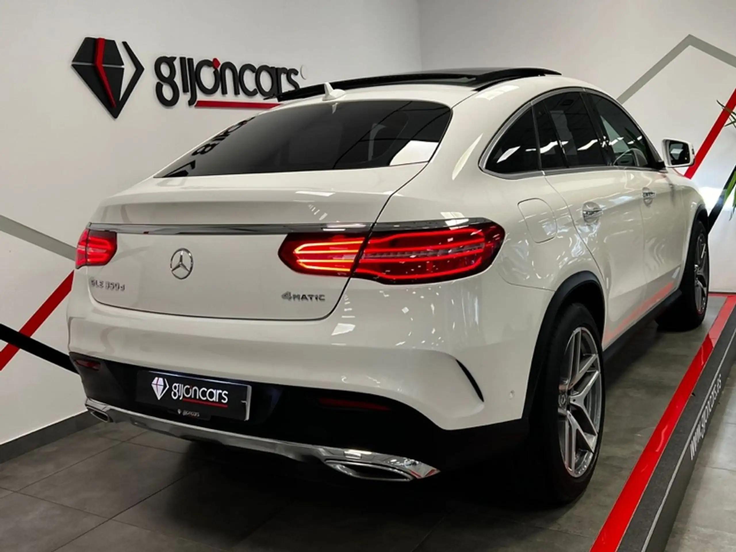 Mercedes-Benz - GLE 350