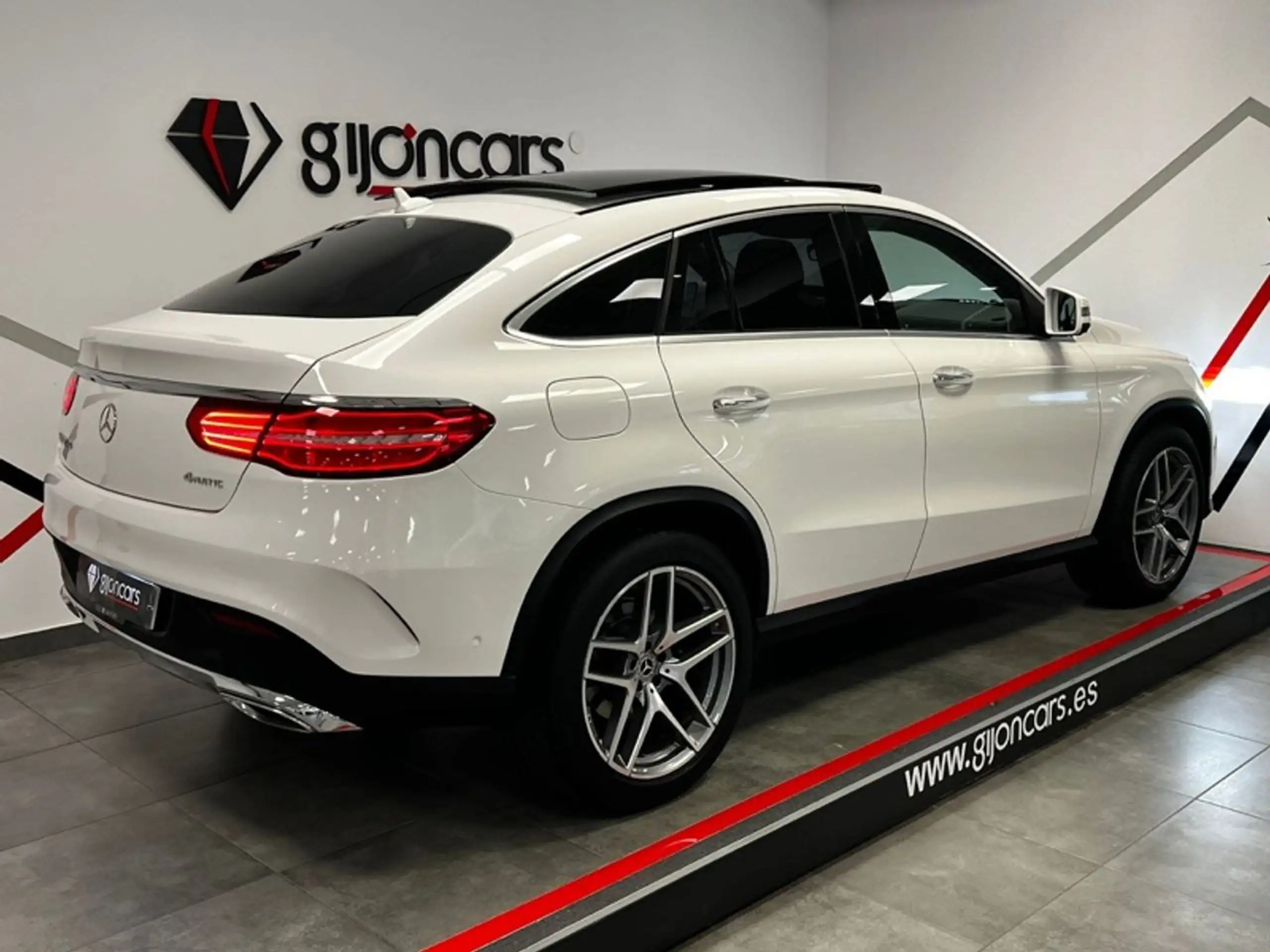 Mercedes-Benz - GLE 350