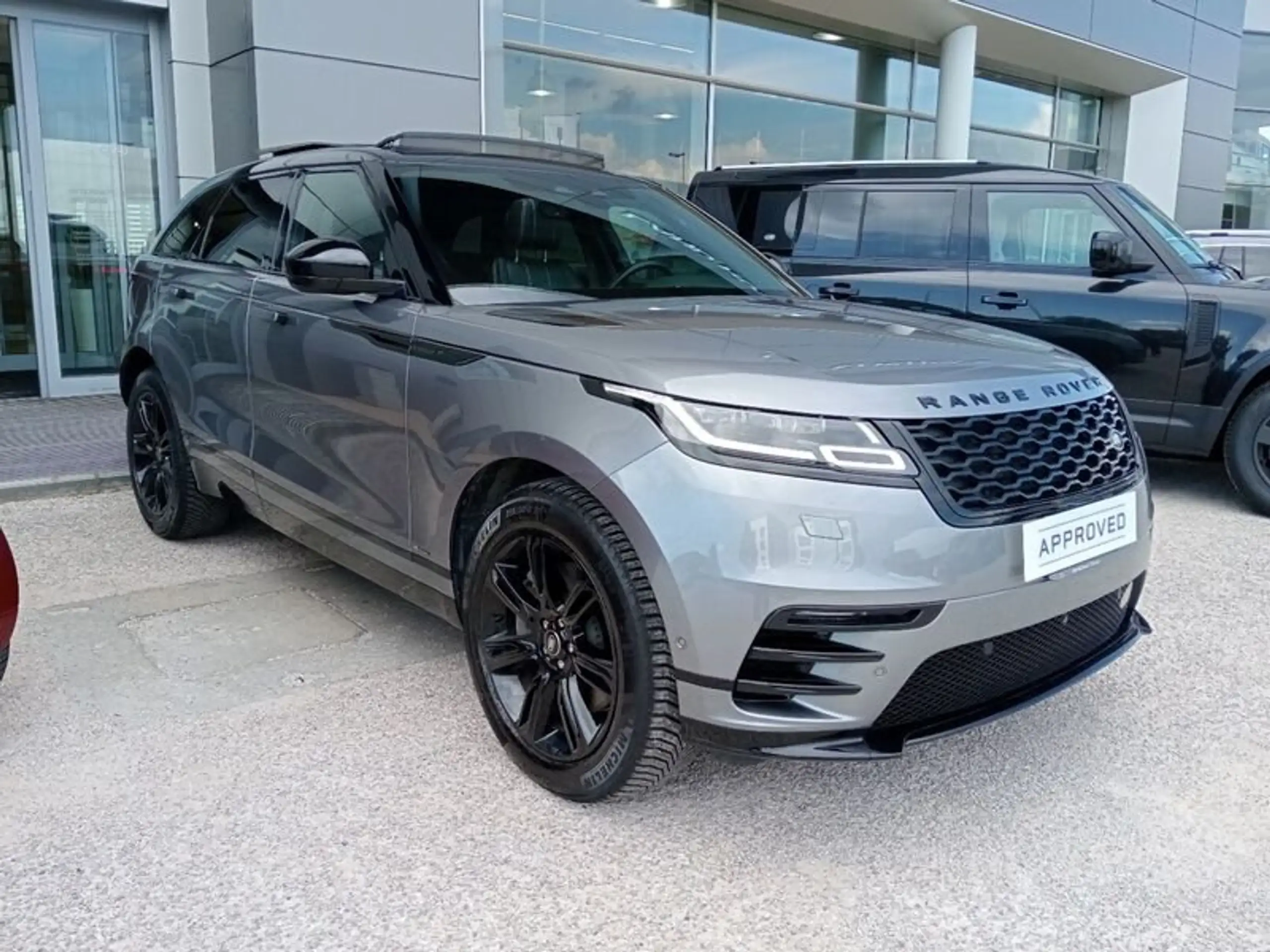 Land Rover - Range Rover Velar