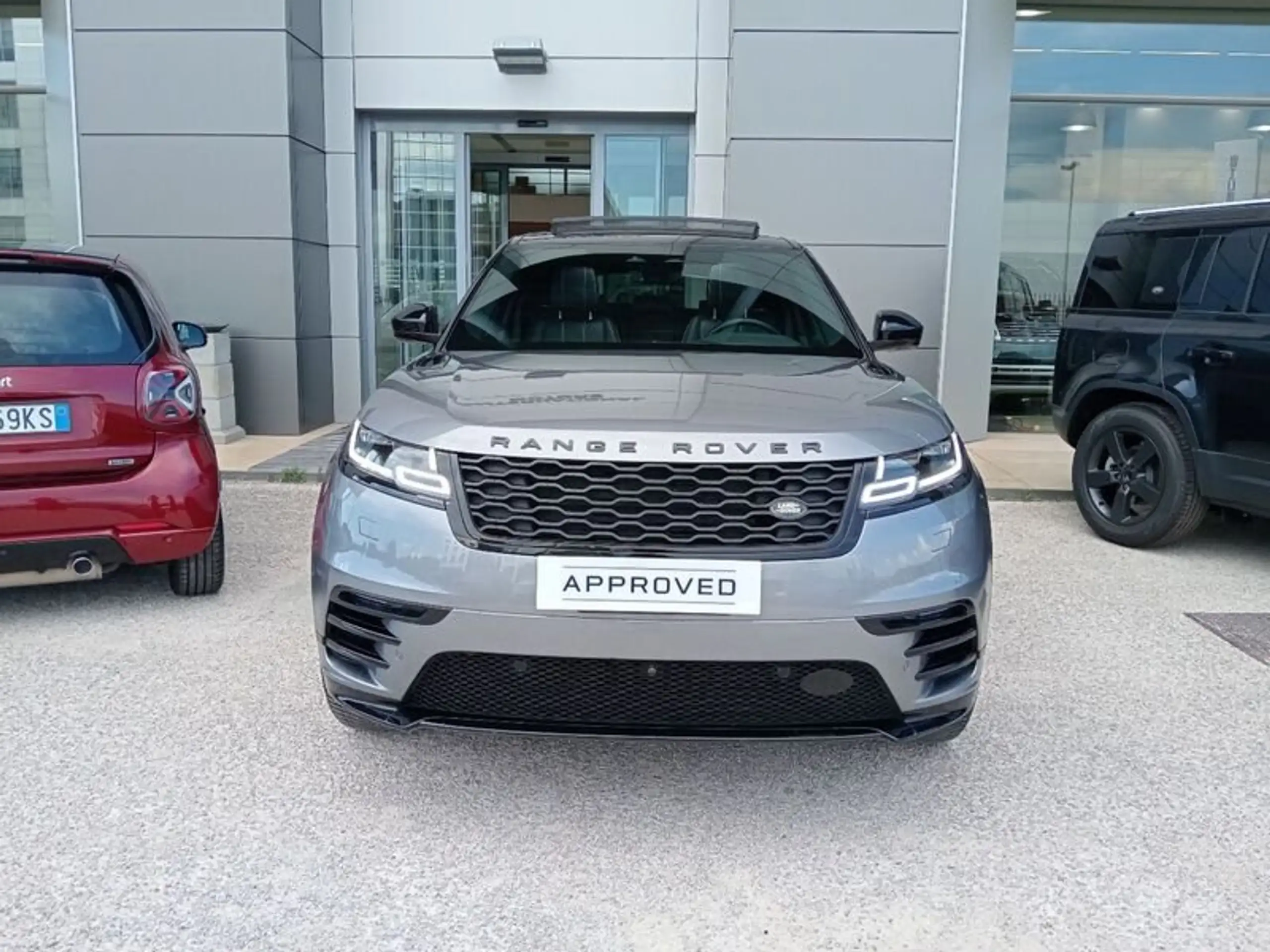 Land Rover - Range Rover Velar