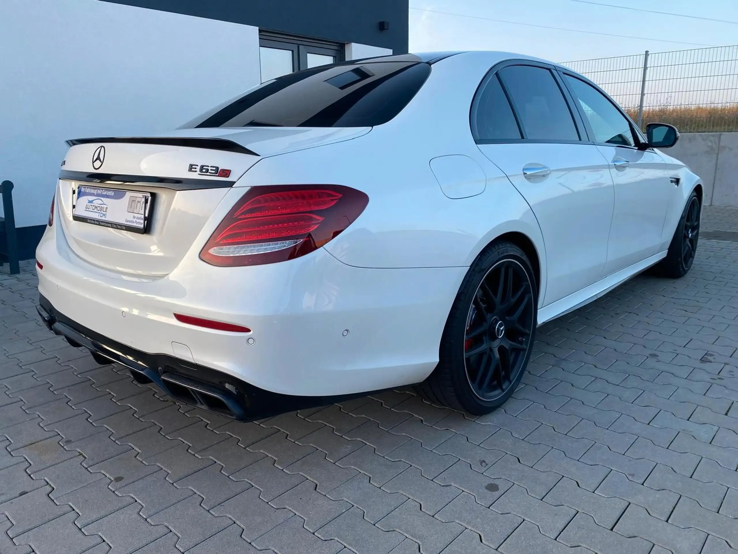 Mercedes-Benz - E 63 AMG