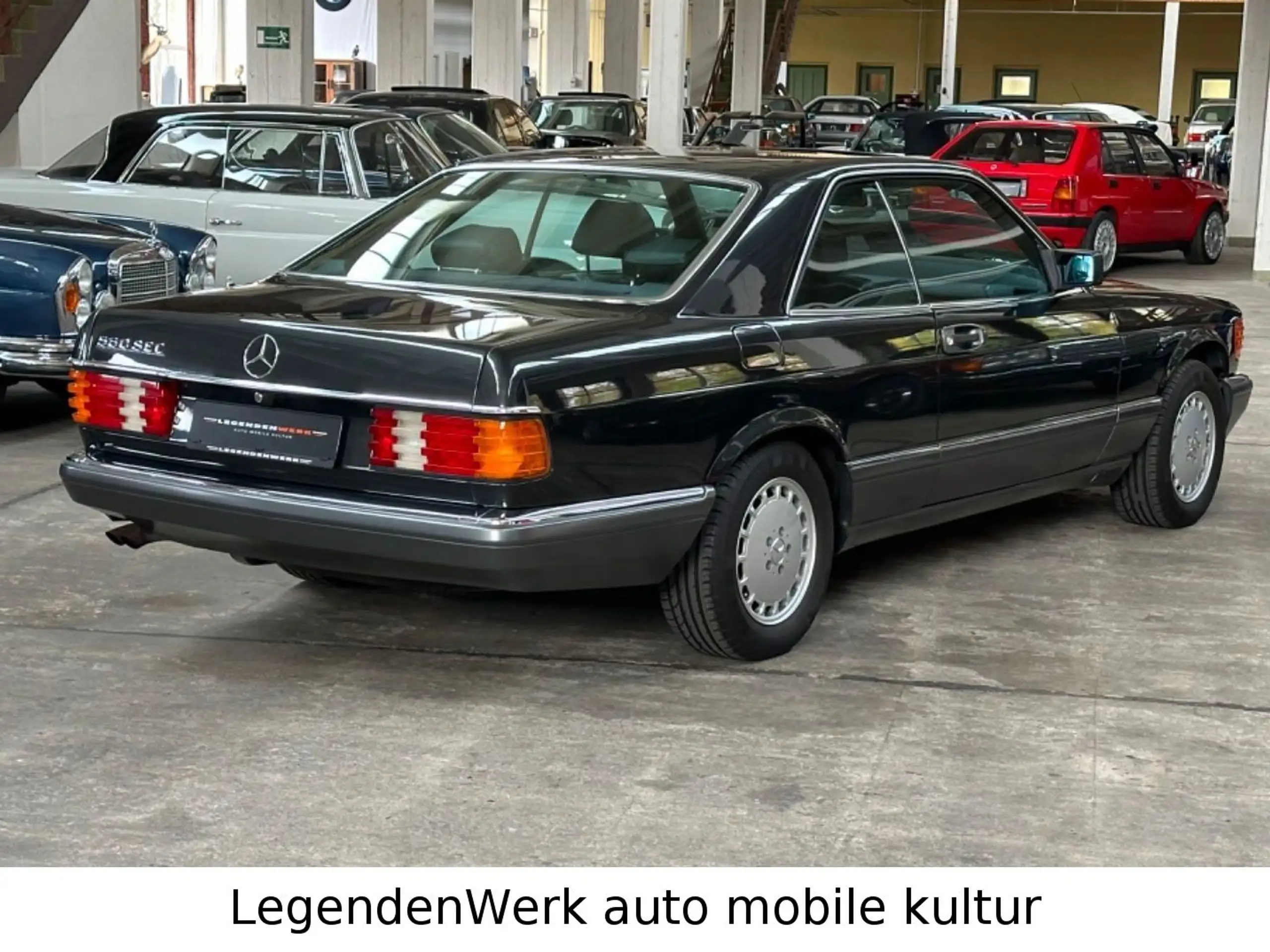 Mercedes-Benz - 560