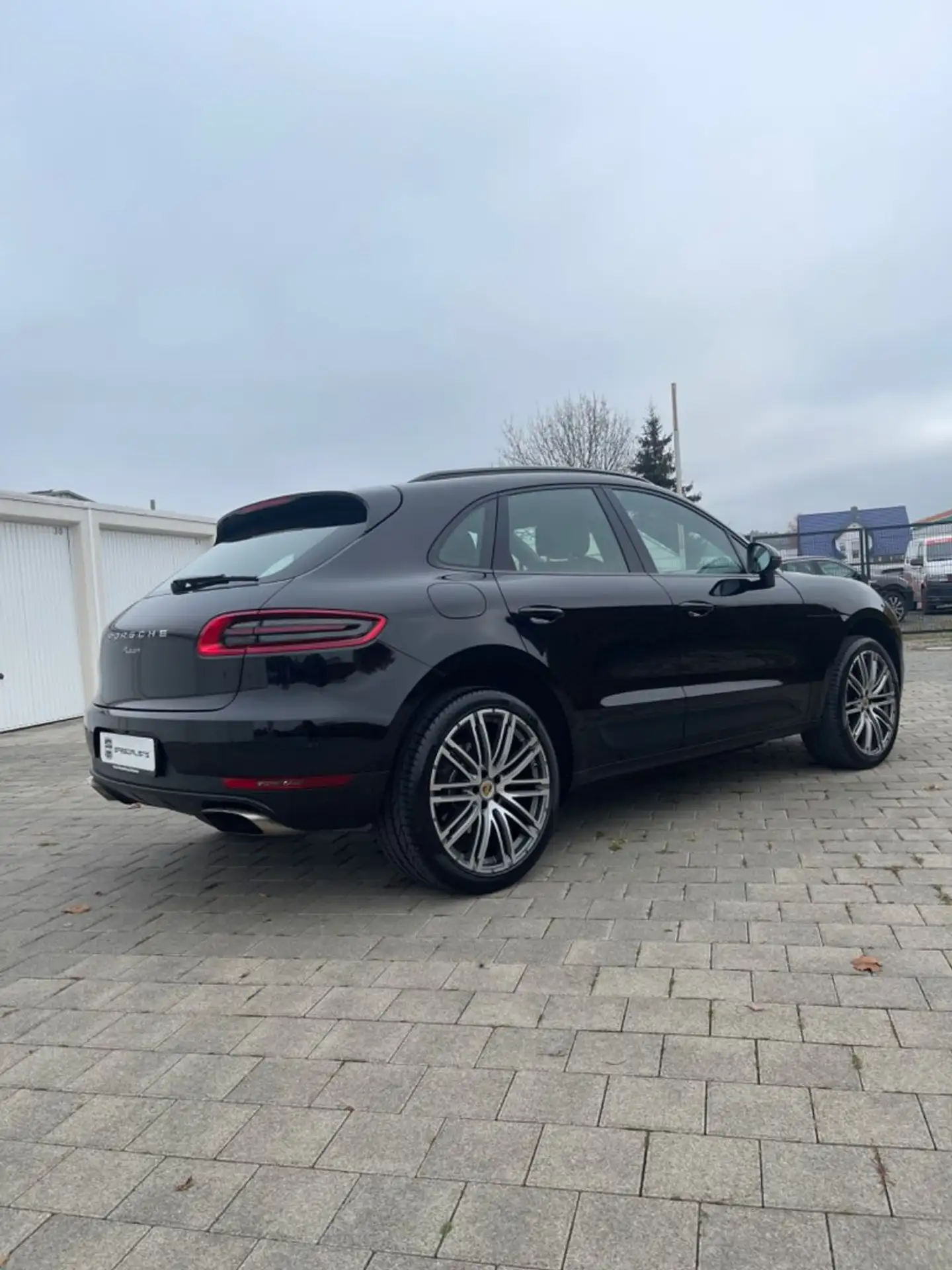 Porsche - Macan