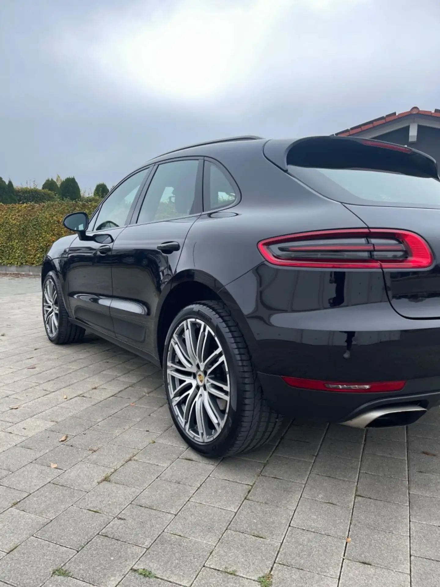 Porsche - Macan