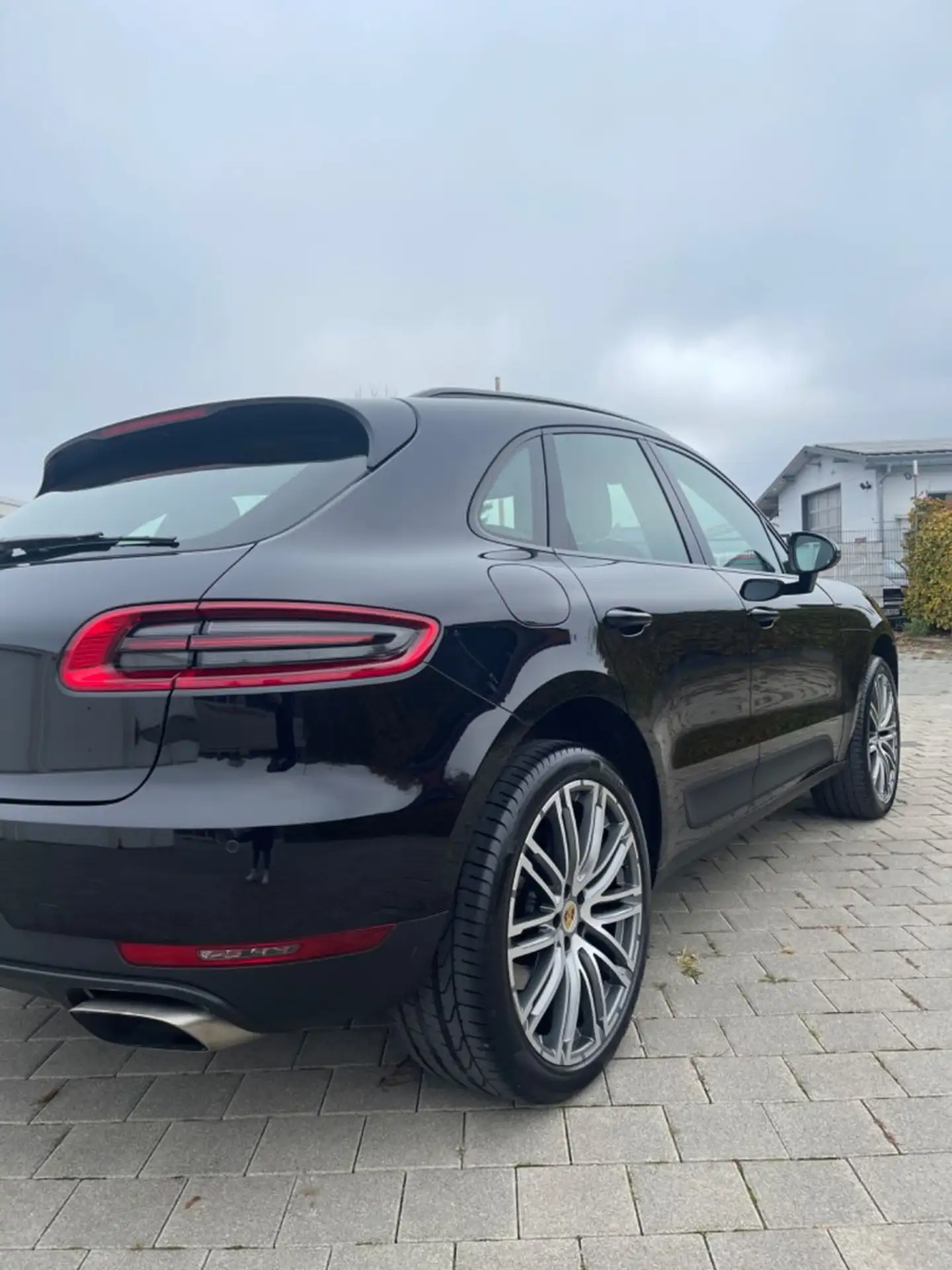 Porsche - Macan