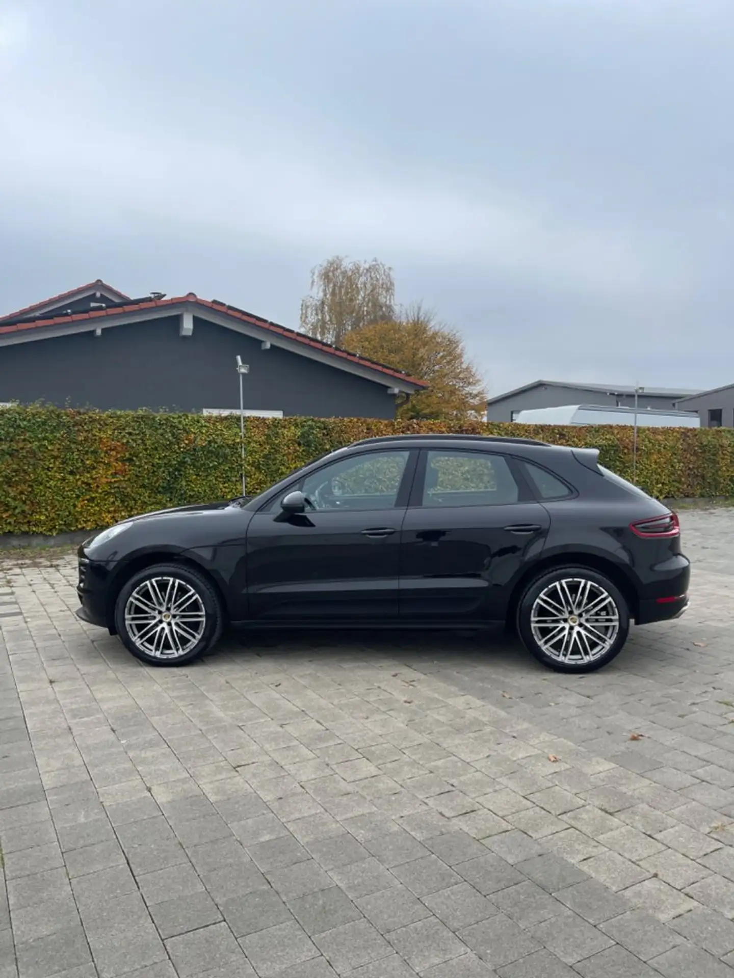 Porsche - Macan