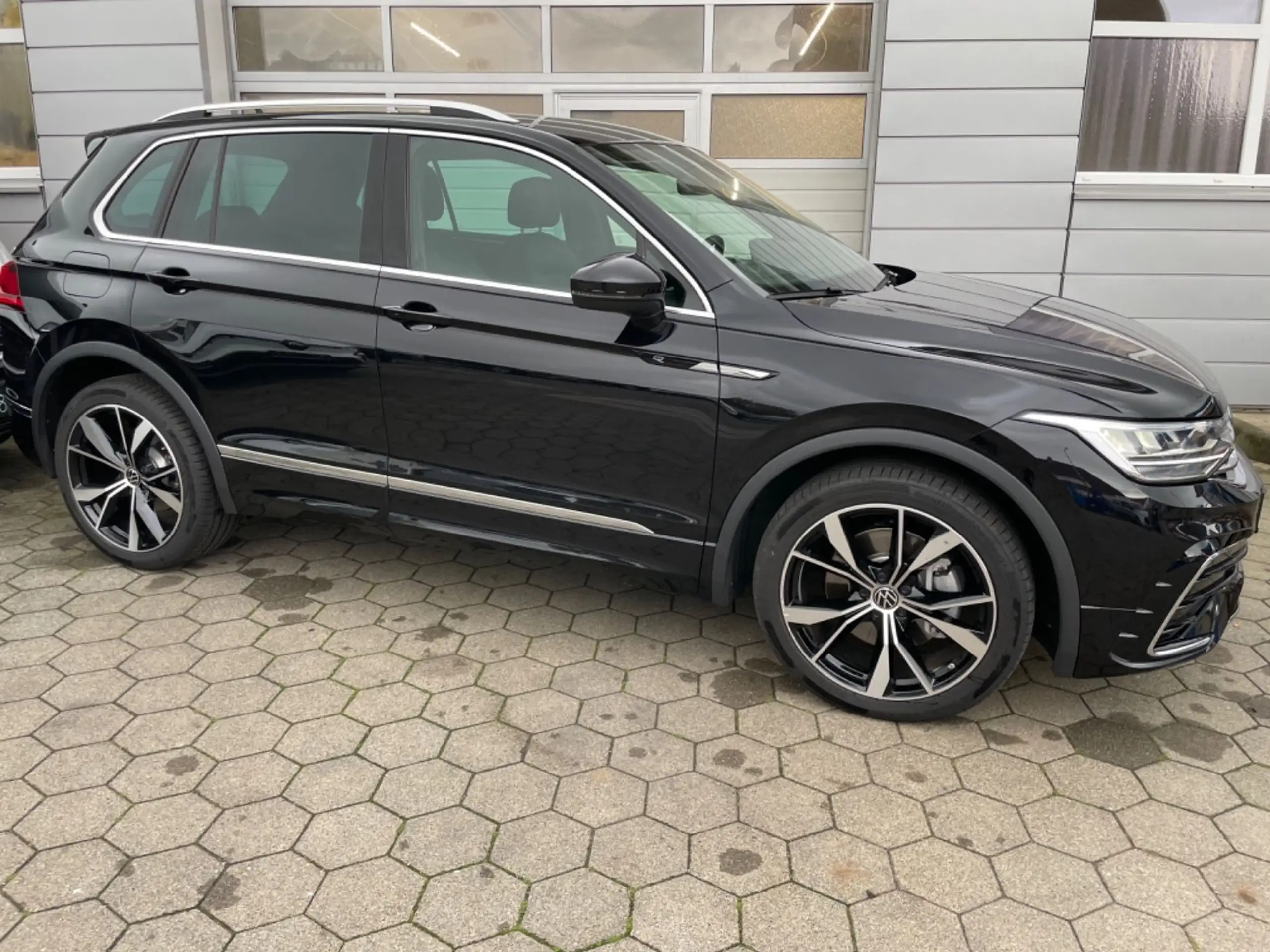 Volkswagen - Tiguan