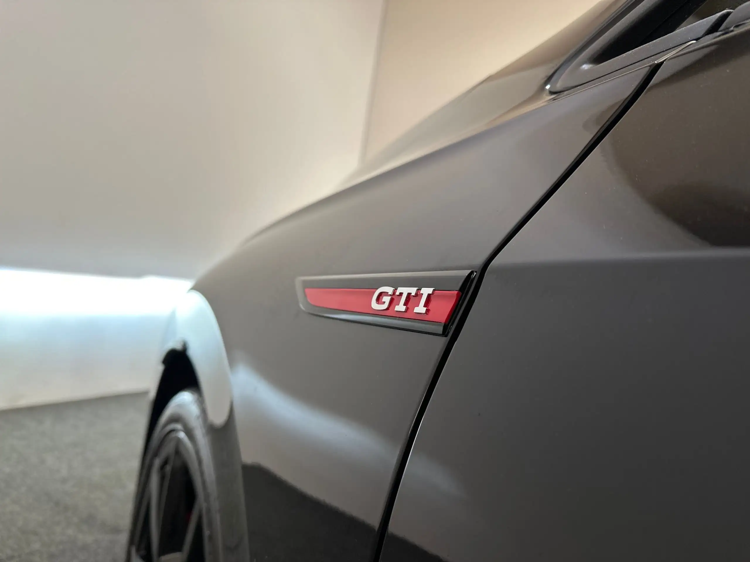 Volkswagen - Golf GTI