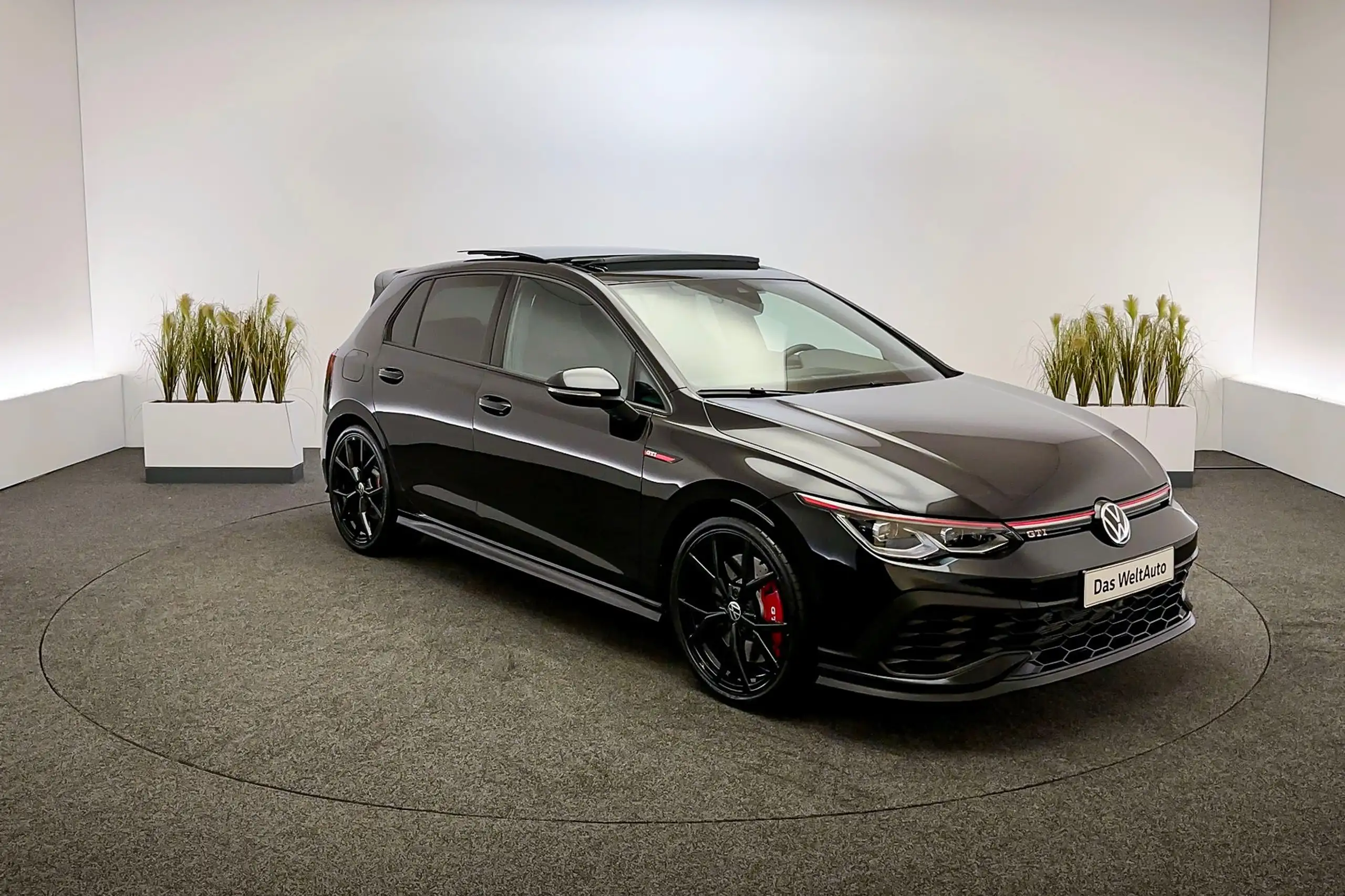 Volkswagen - Golf GTI