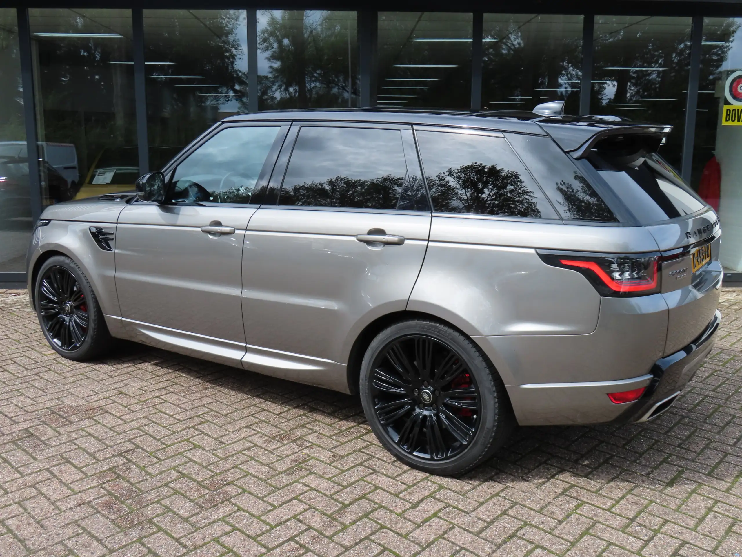 Land Rover - Range Rover Sport