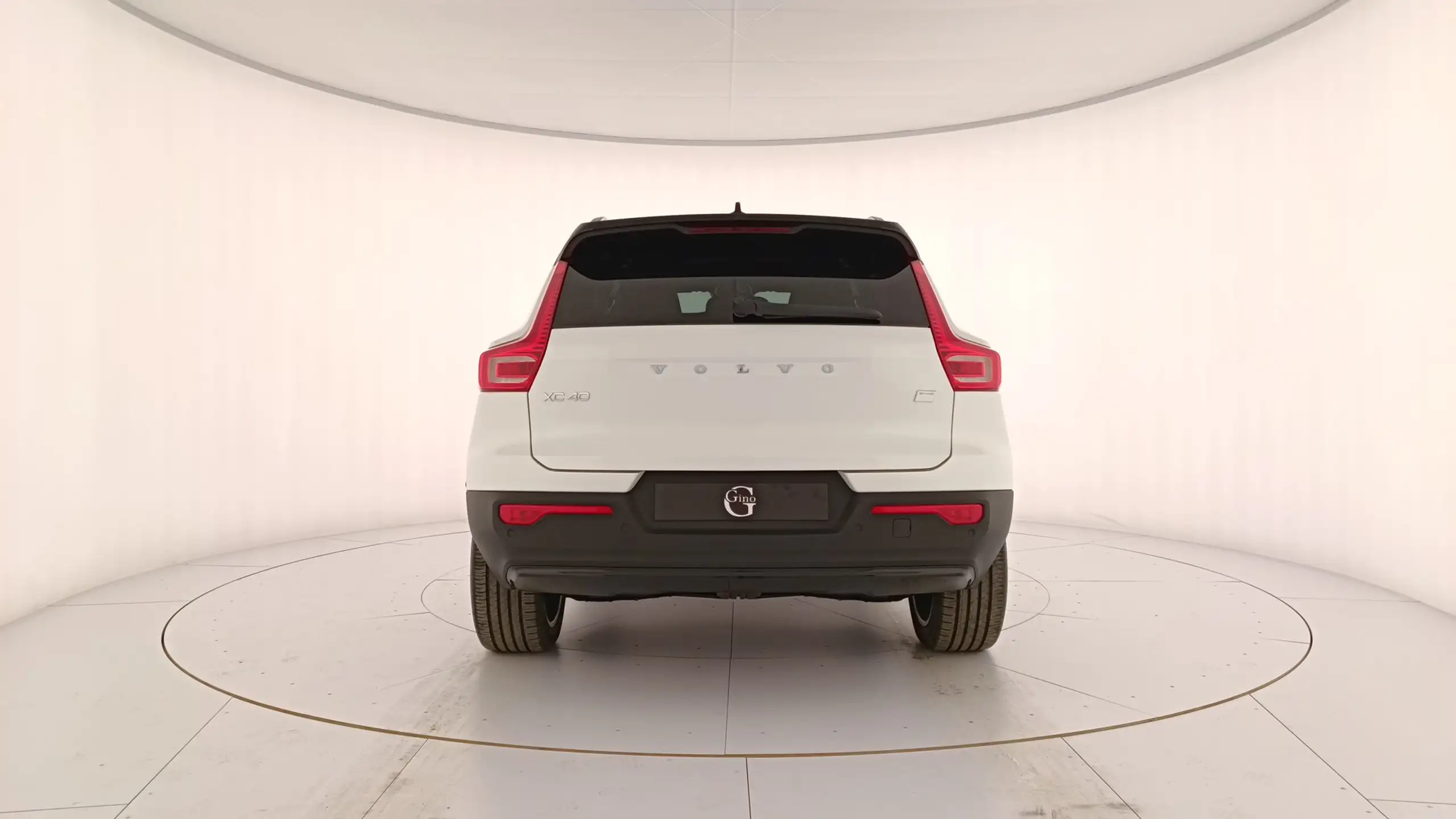 Volvo - XC40