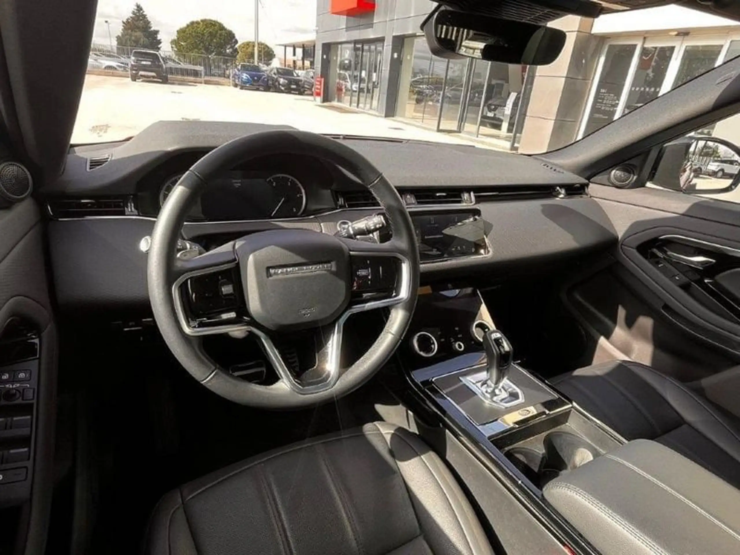 Land Rover - Range Rover Evoque