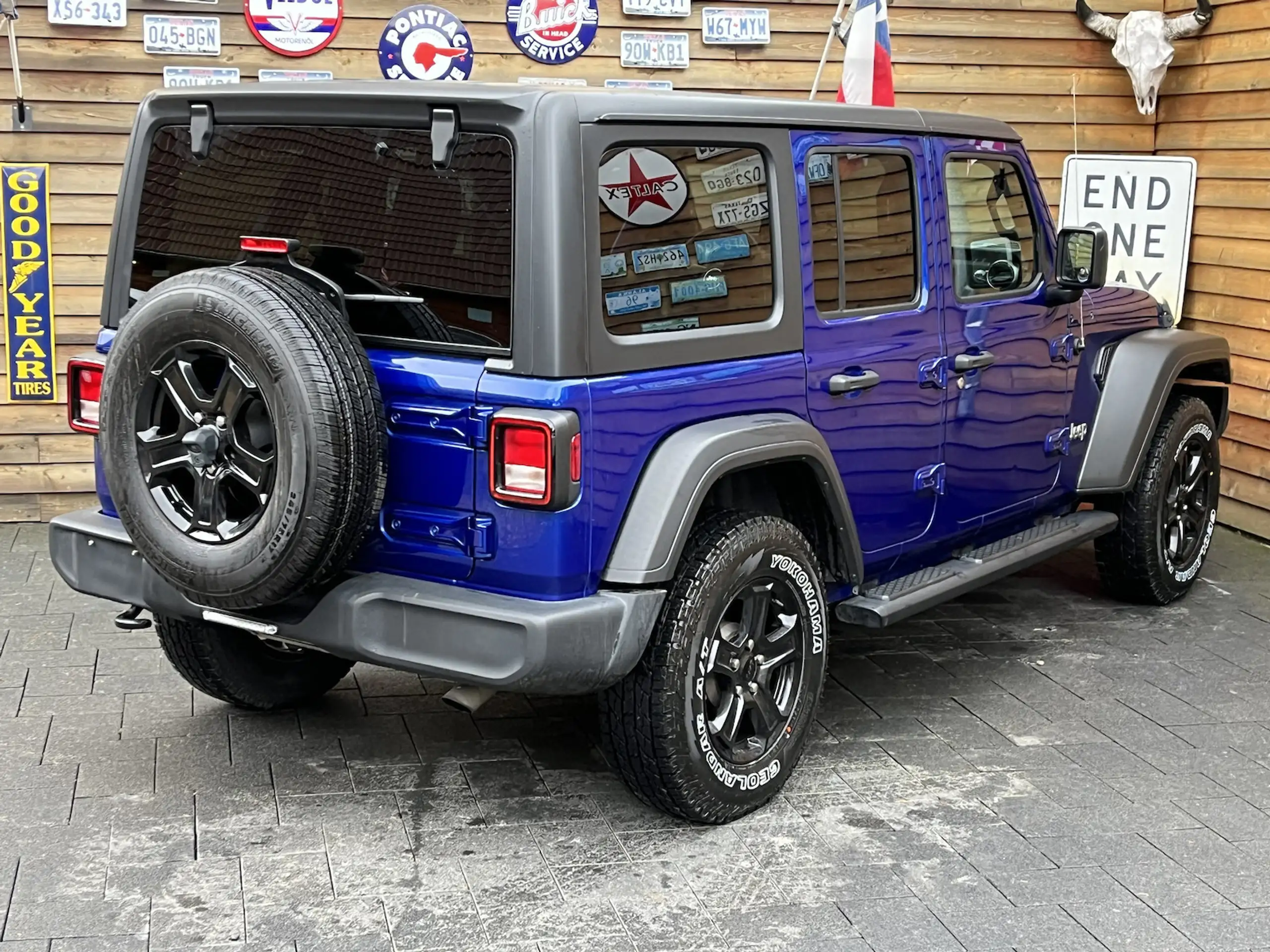 Jeep - Wrangler