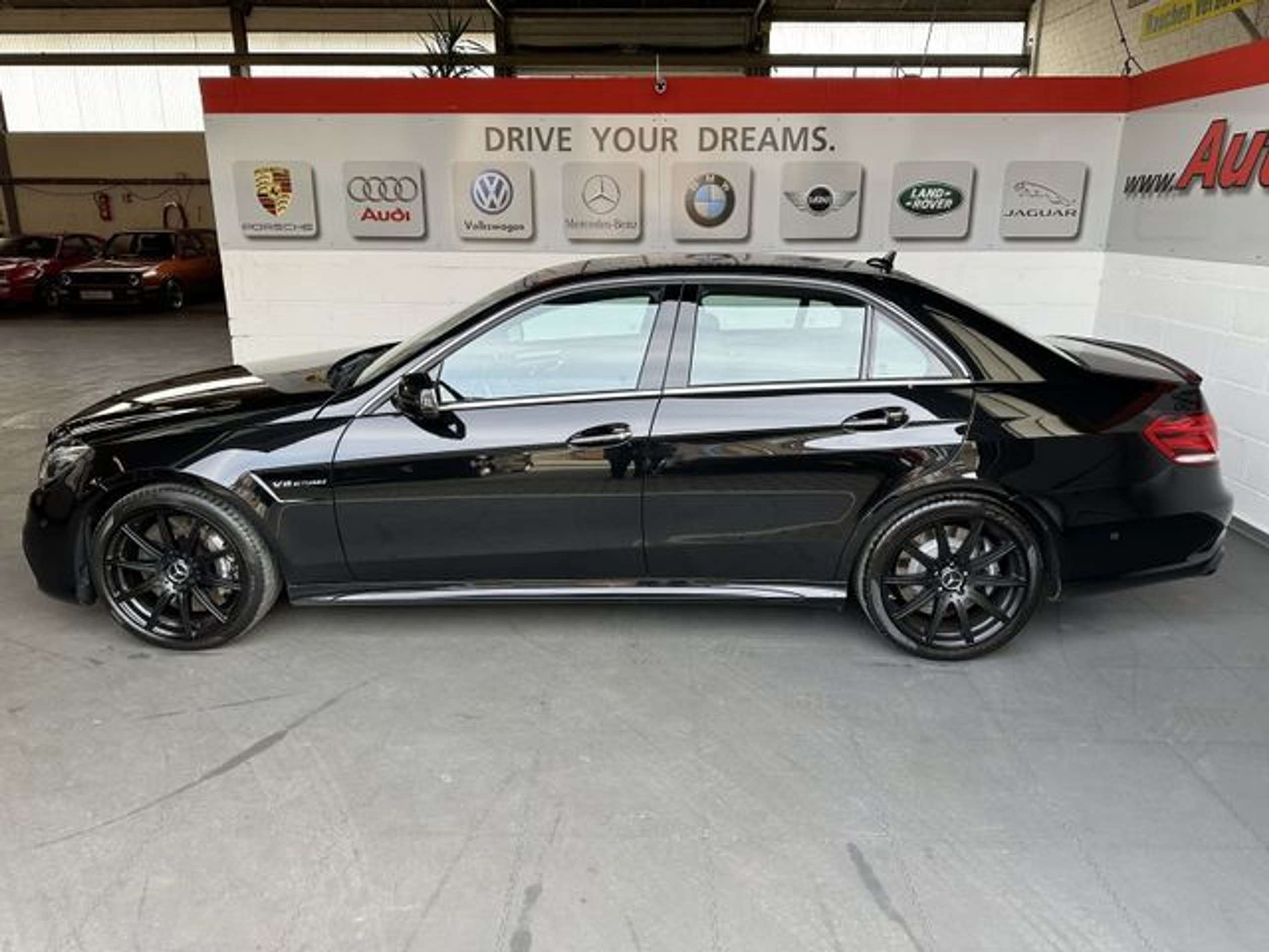 Mercedes-Benz - E 63 AMG