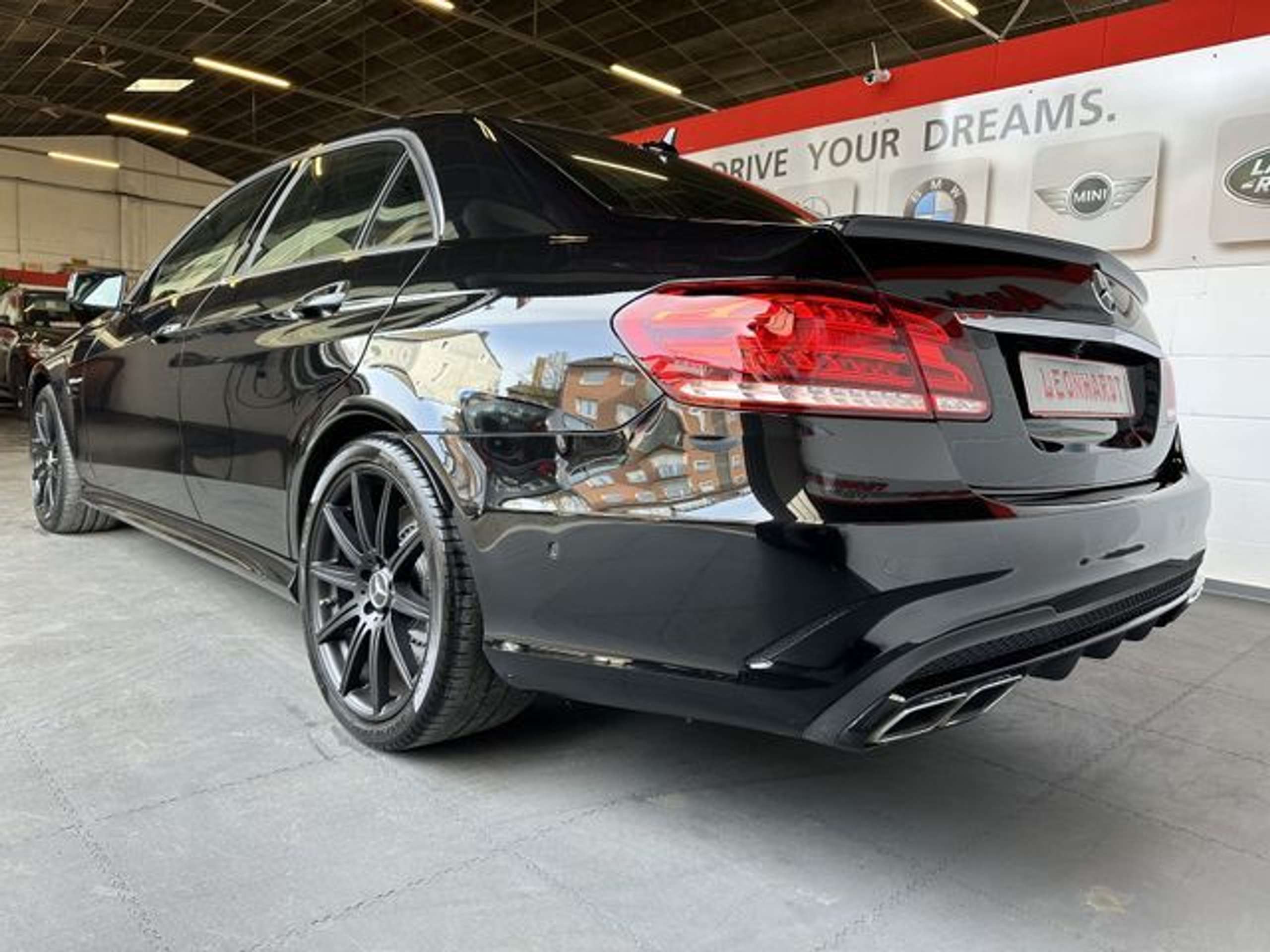 Mercedes-Benz - E 63 AMG