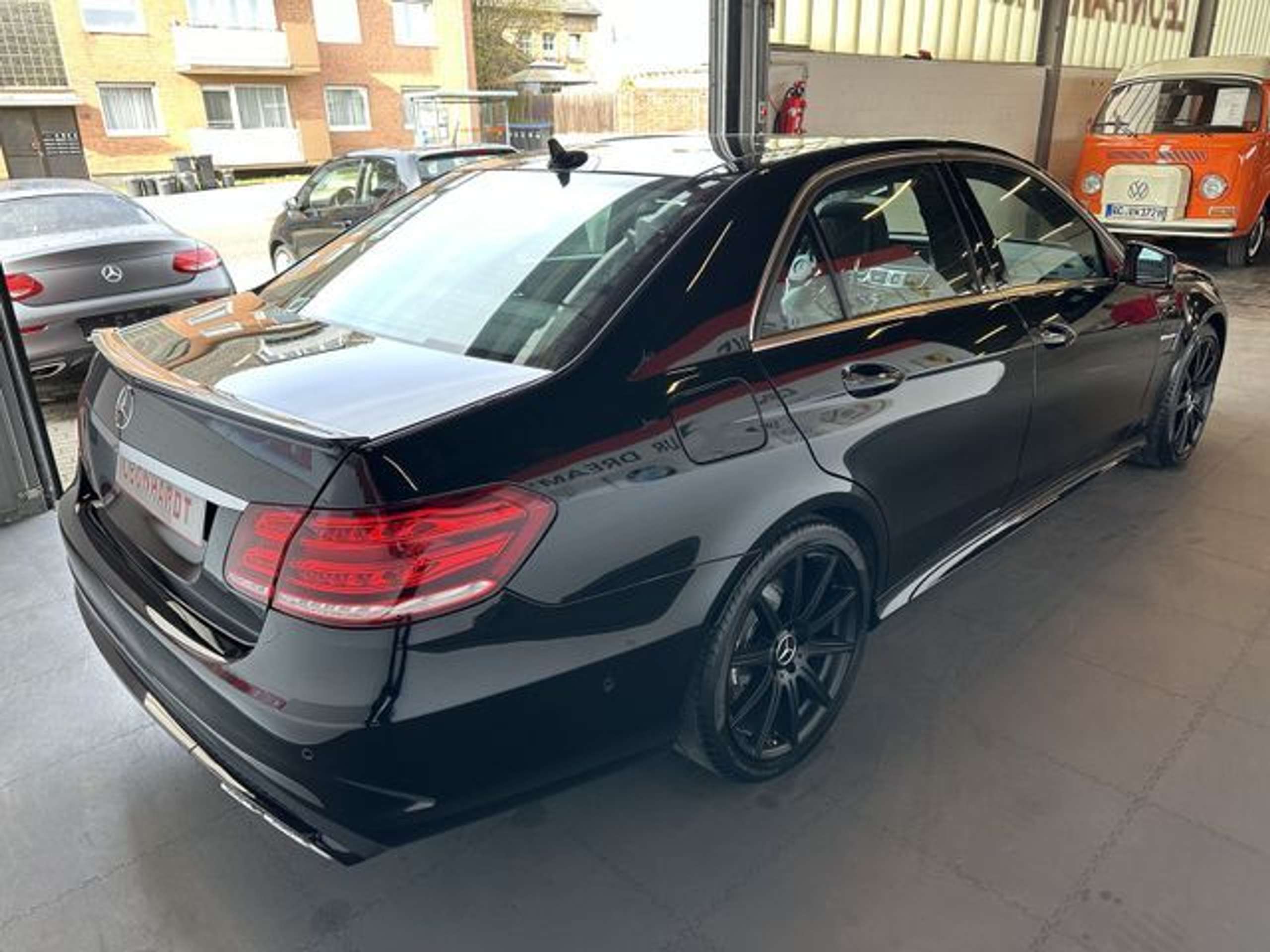 Mercedes-Benz - E 63 AMG