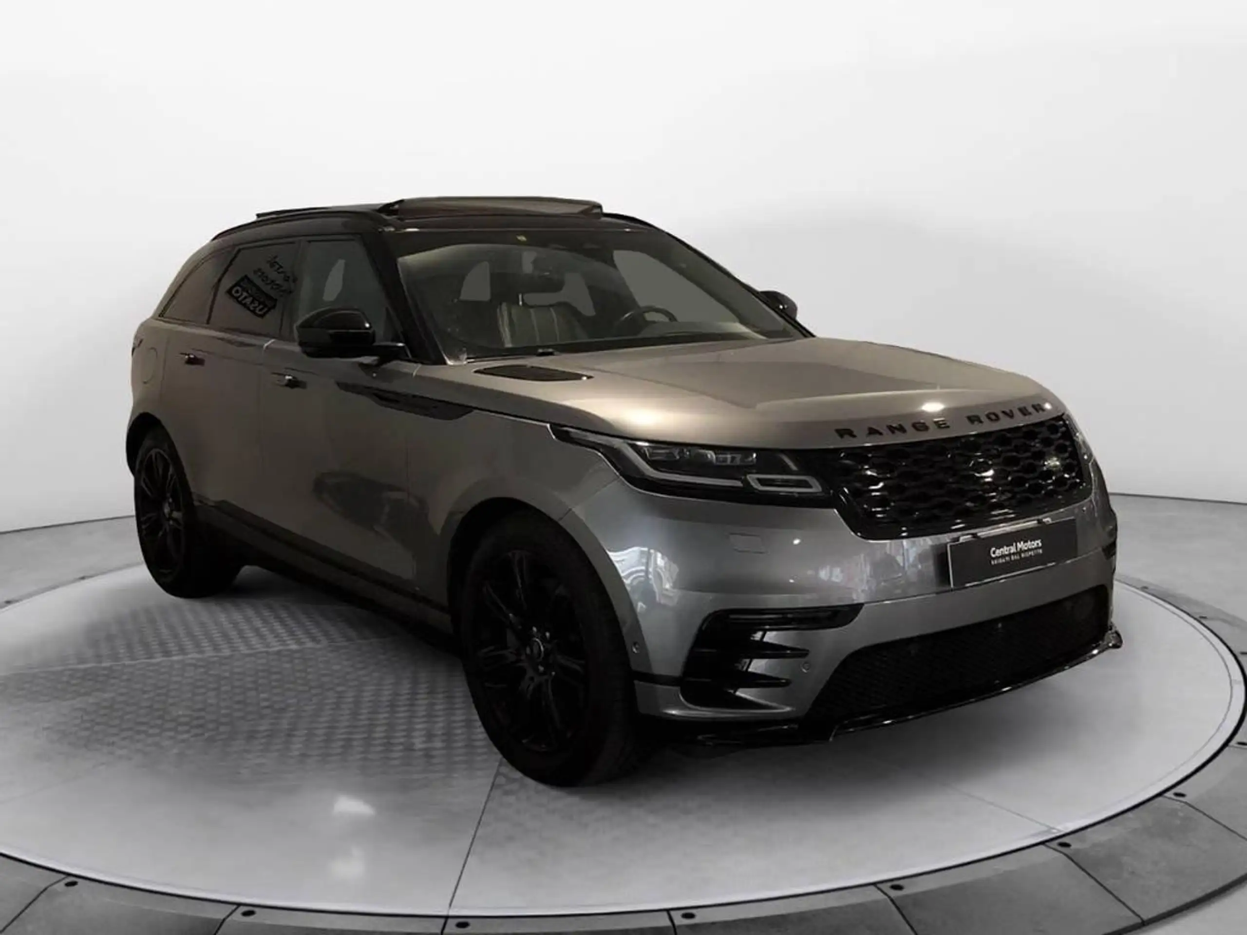 Land Rover - Range Rover Velar