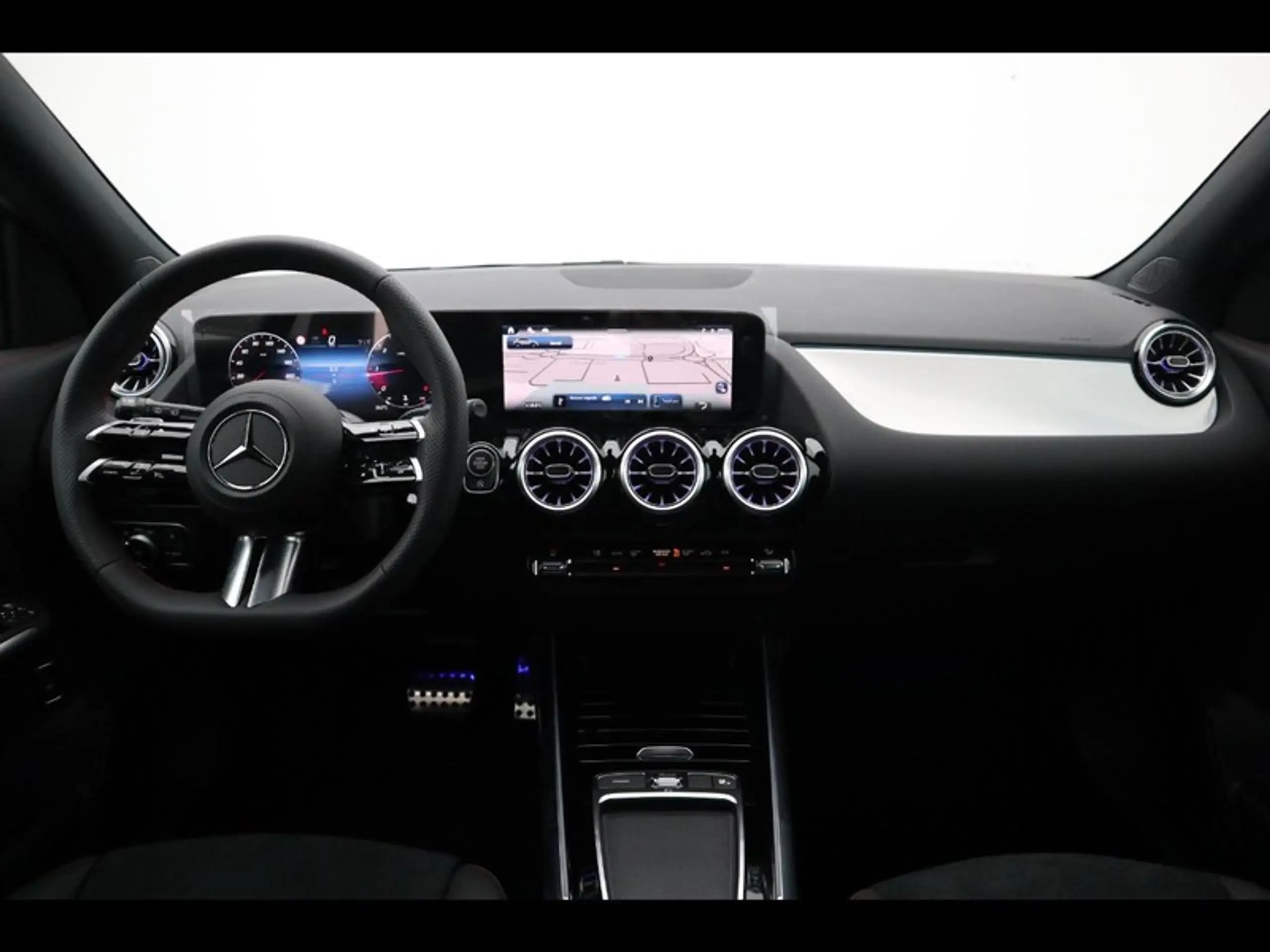 Mercedes-Benz - GLA 200