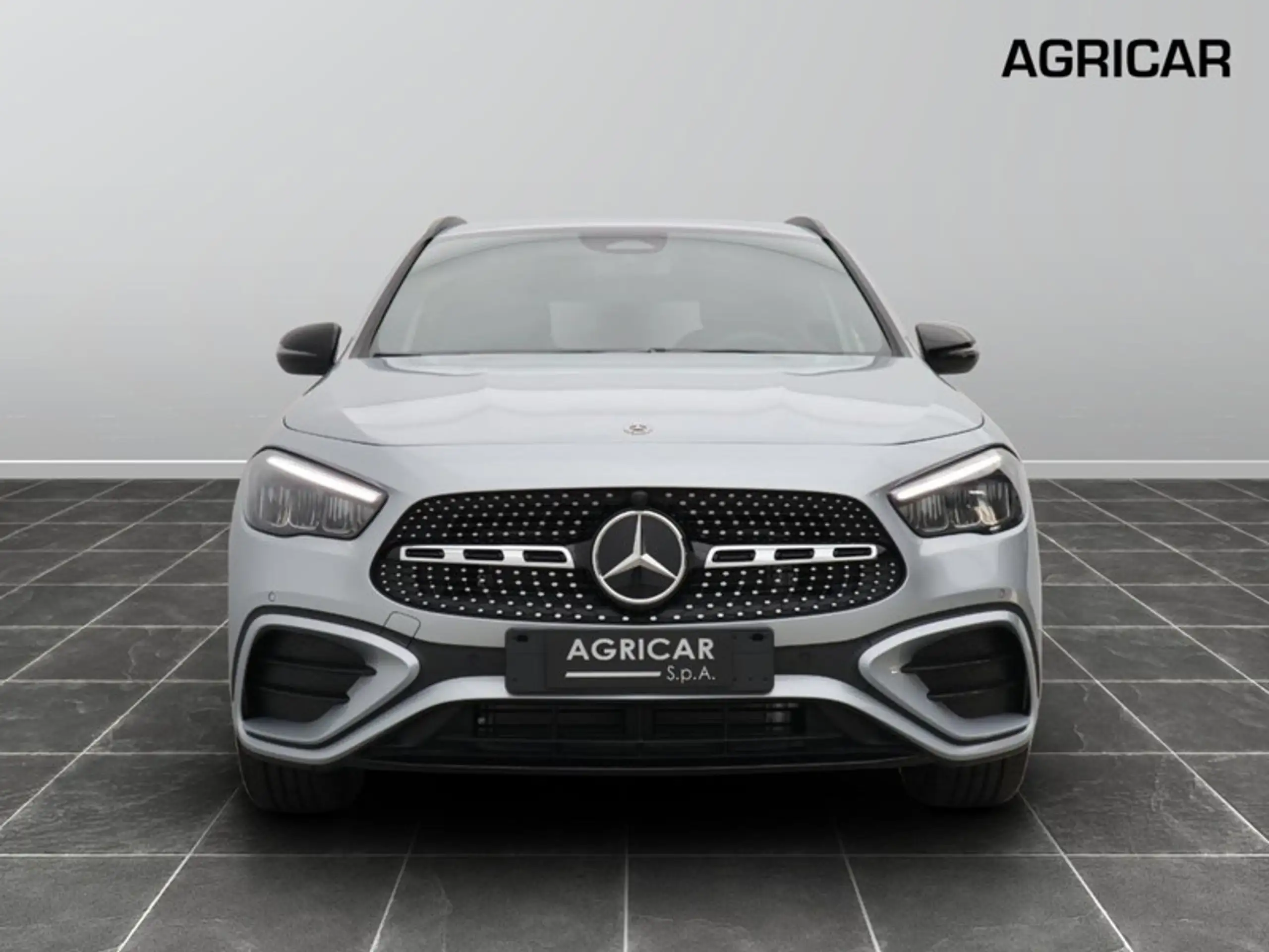 Mercedes-Benz - GLA 200