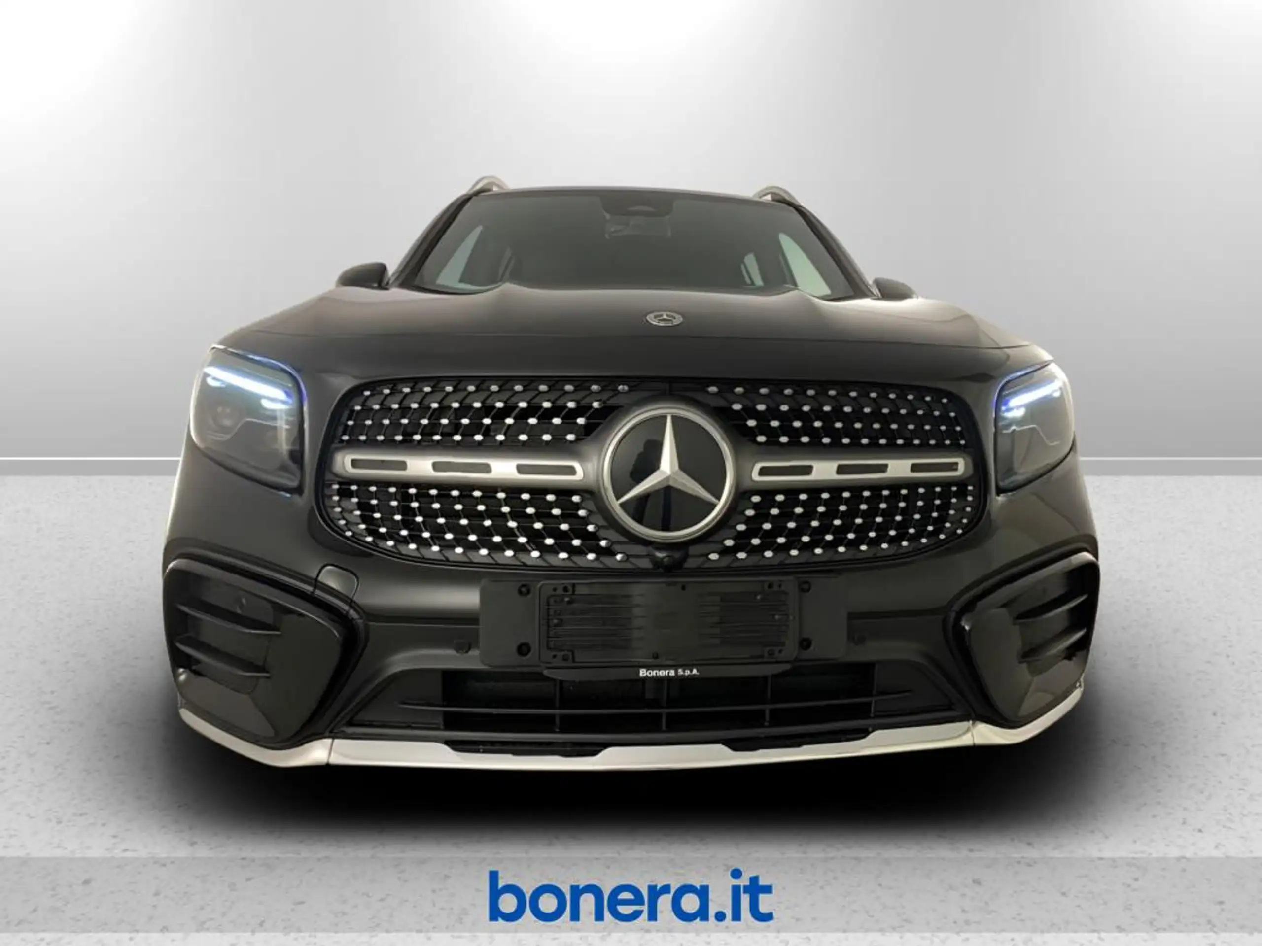 Mercedes-Benz - GLB 200