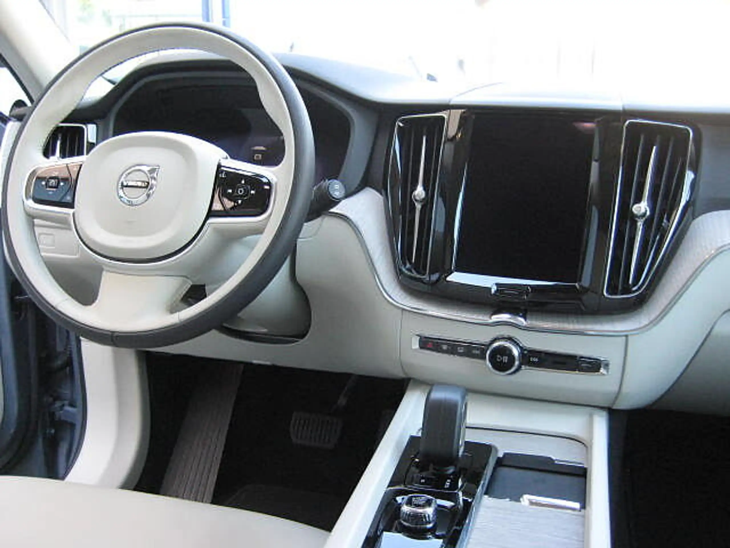 Volvo - XC60