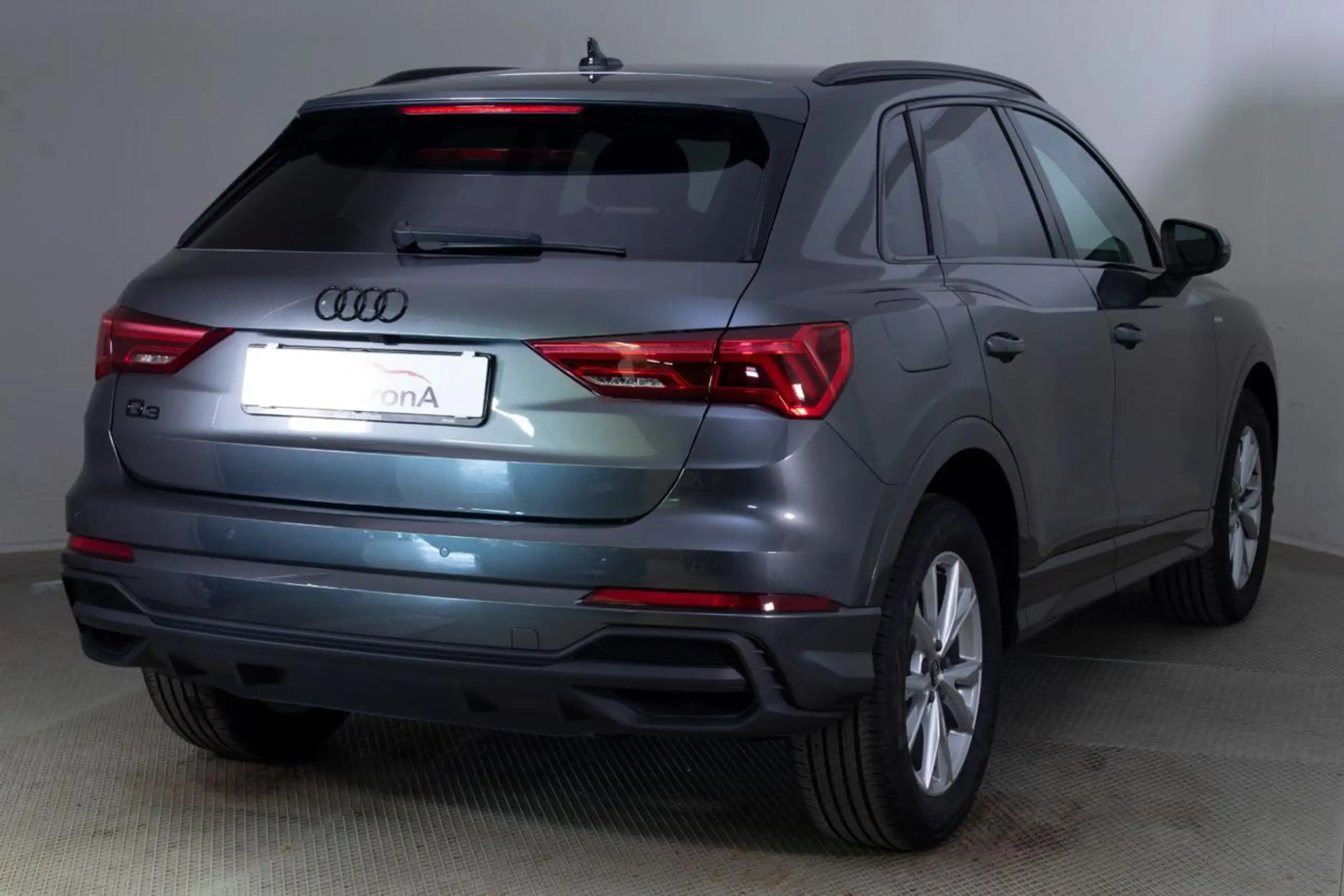 Audi - Q3