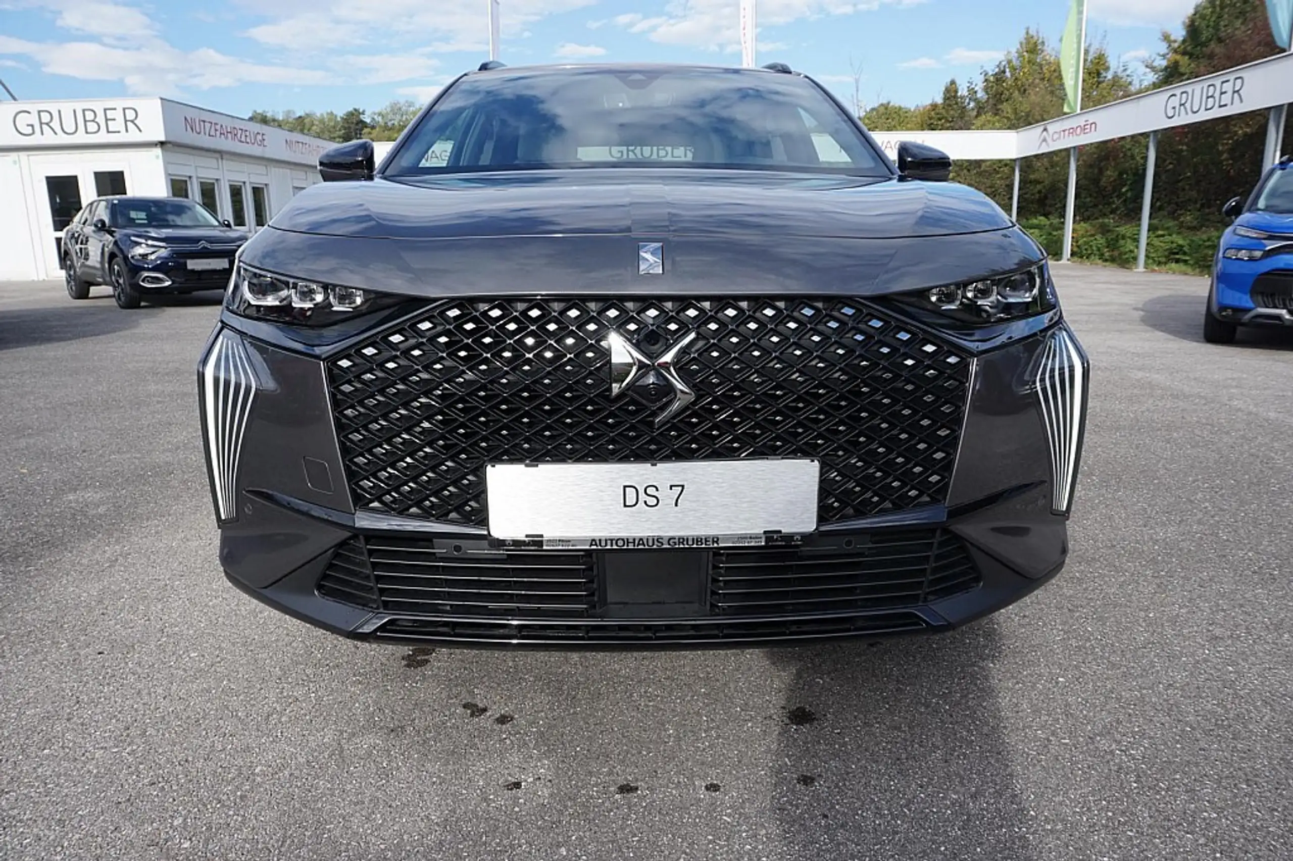 DS Automobiles - DS 7 Crossback