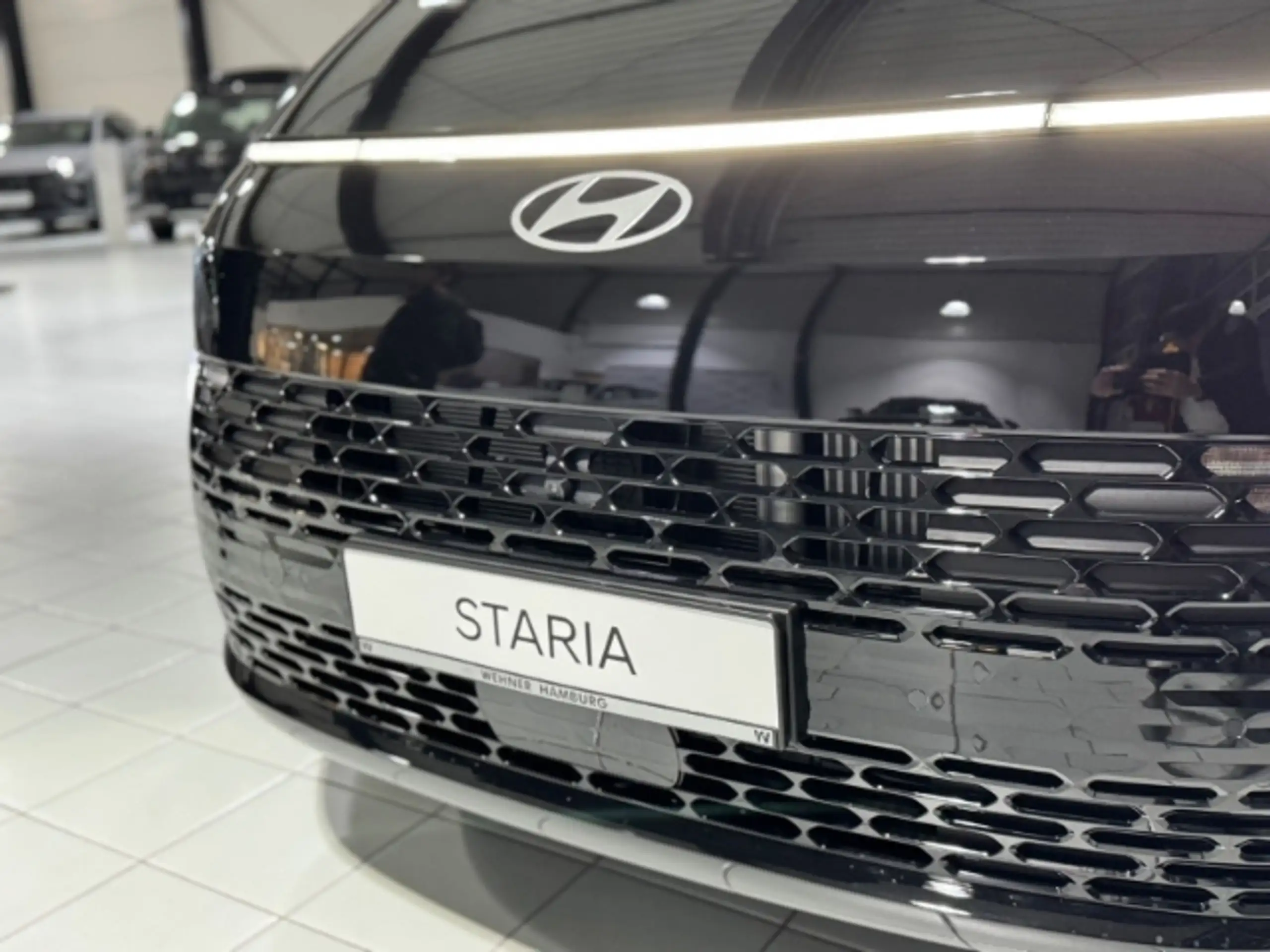 Hyundai - STARIA