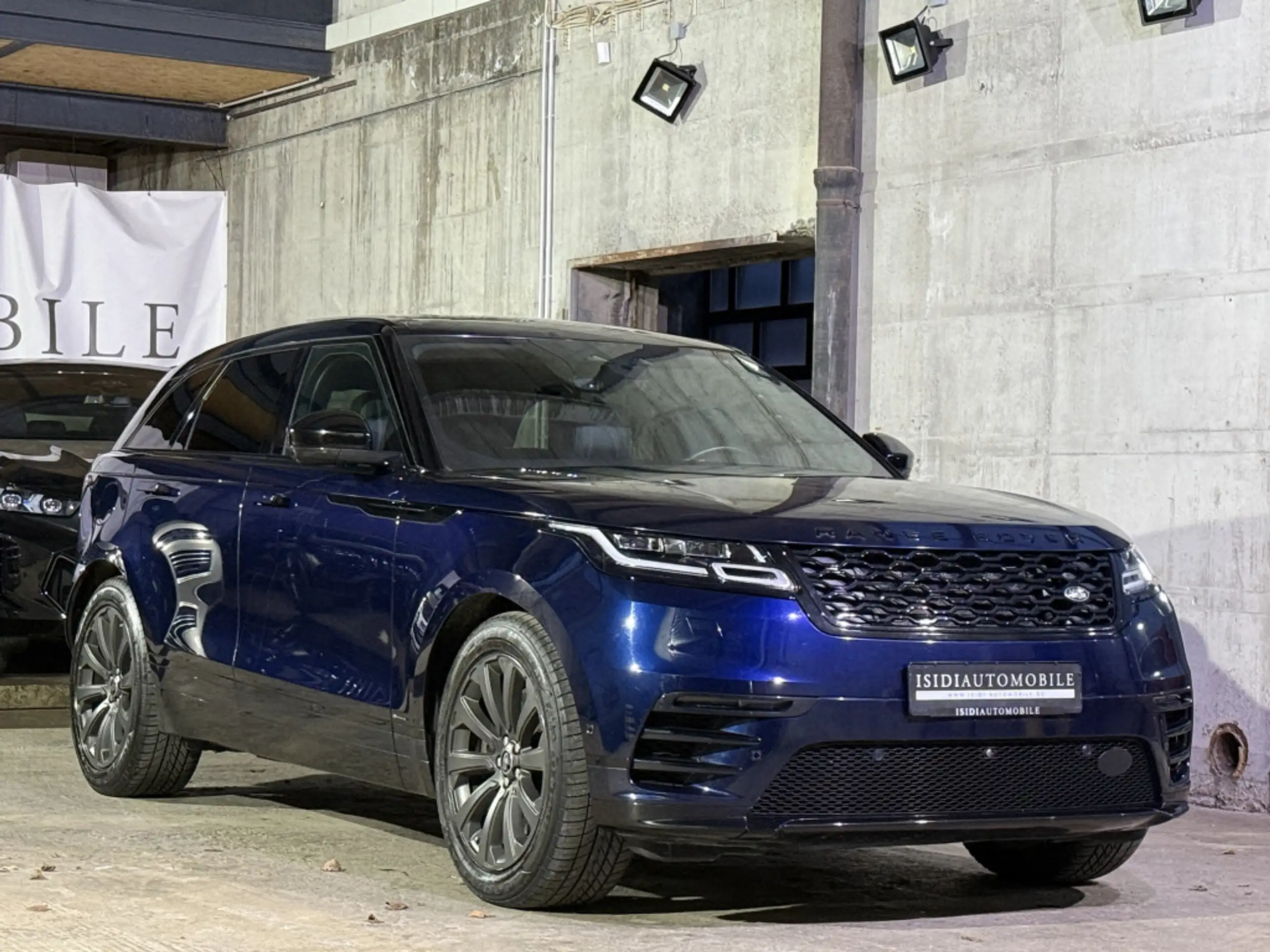 Land Rover - Range Rover Velar