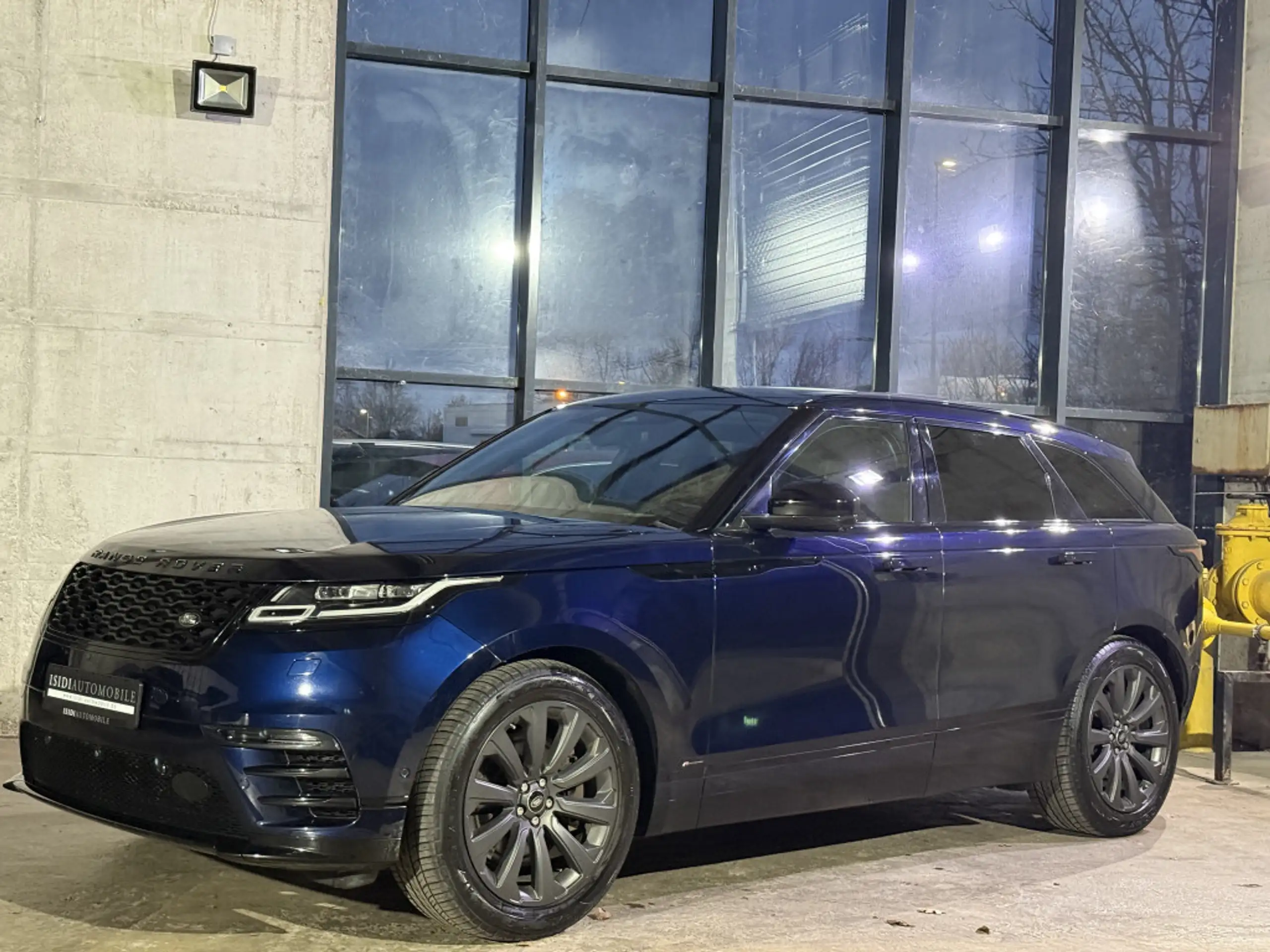 Land Rover - Range Rover Velar