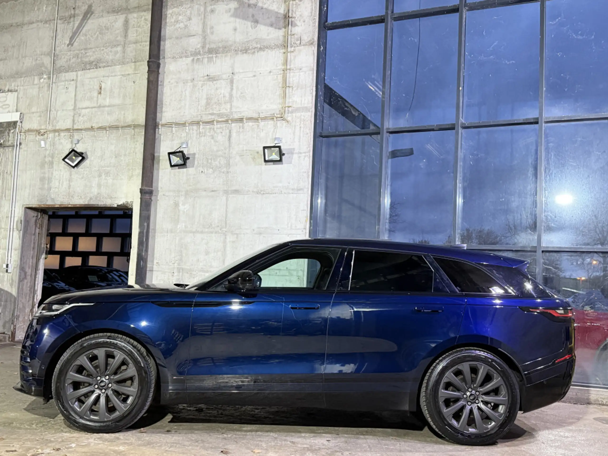 Land Rover - Range Rover Velar