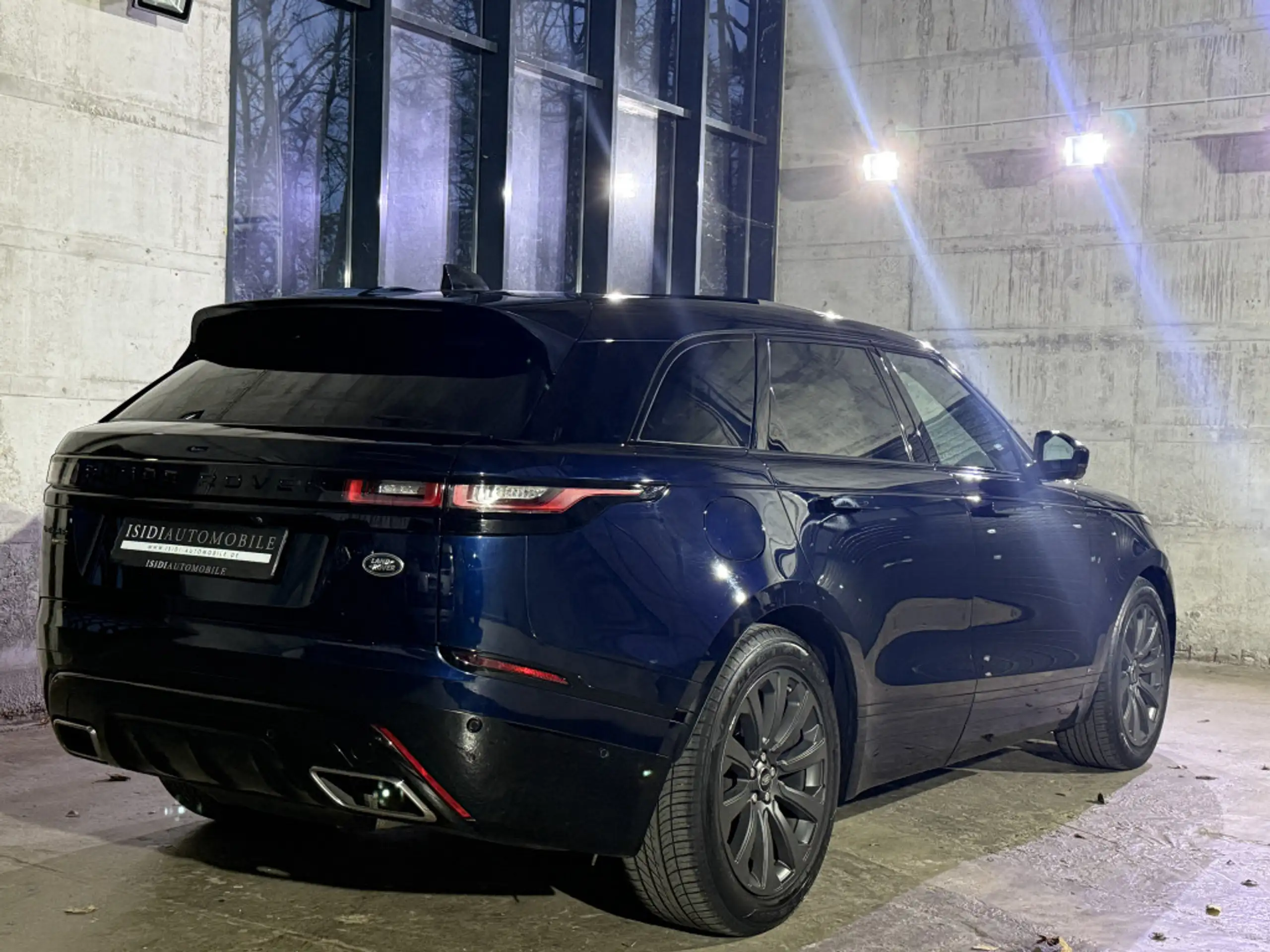 Land Rover - Range Rover Velar