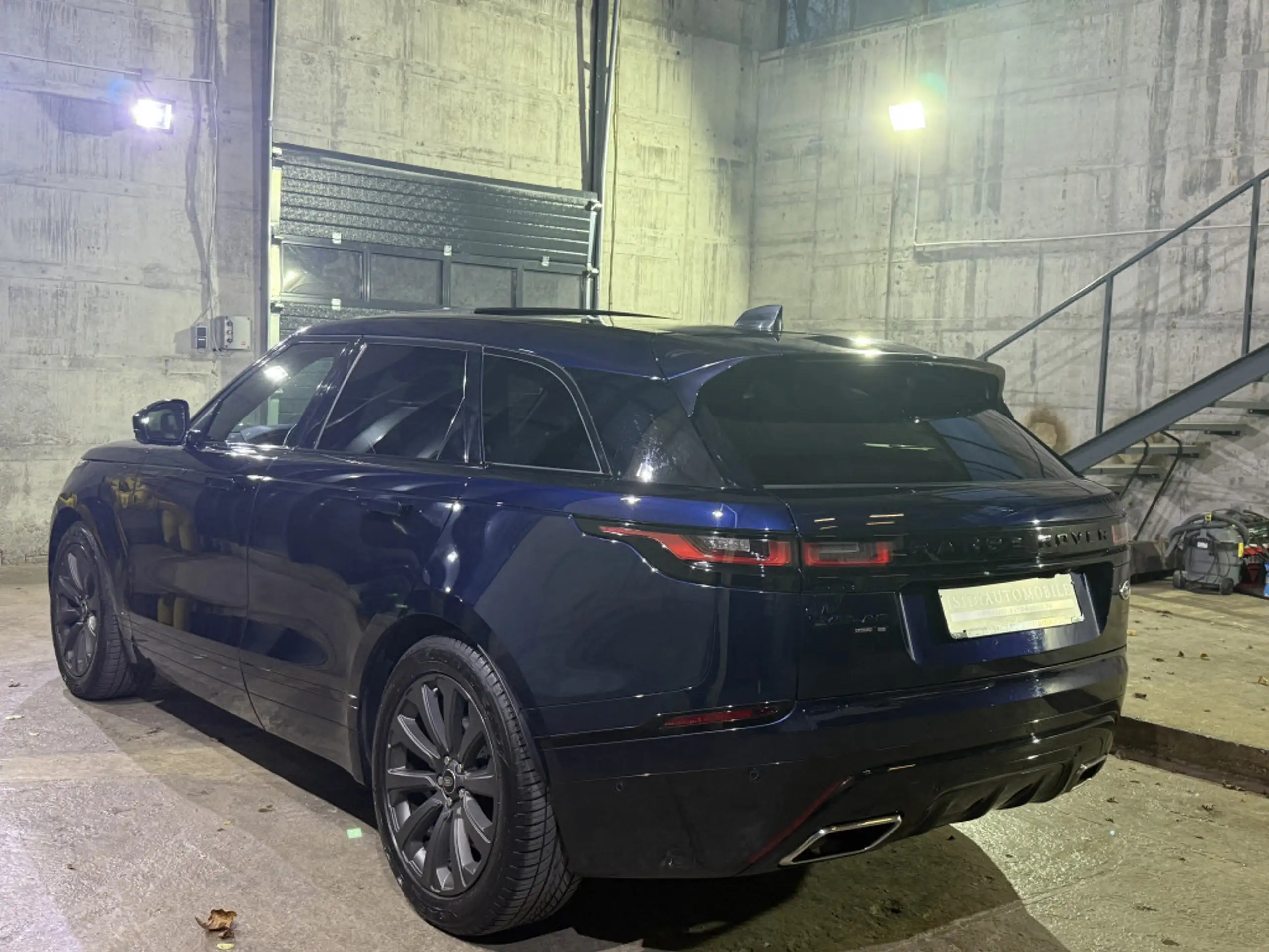 Land Rover - Range Rover Velar