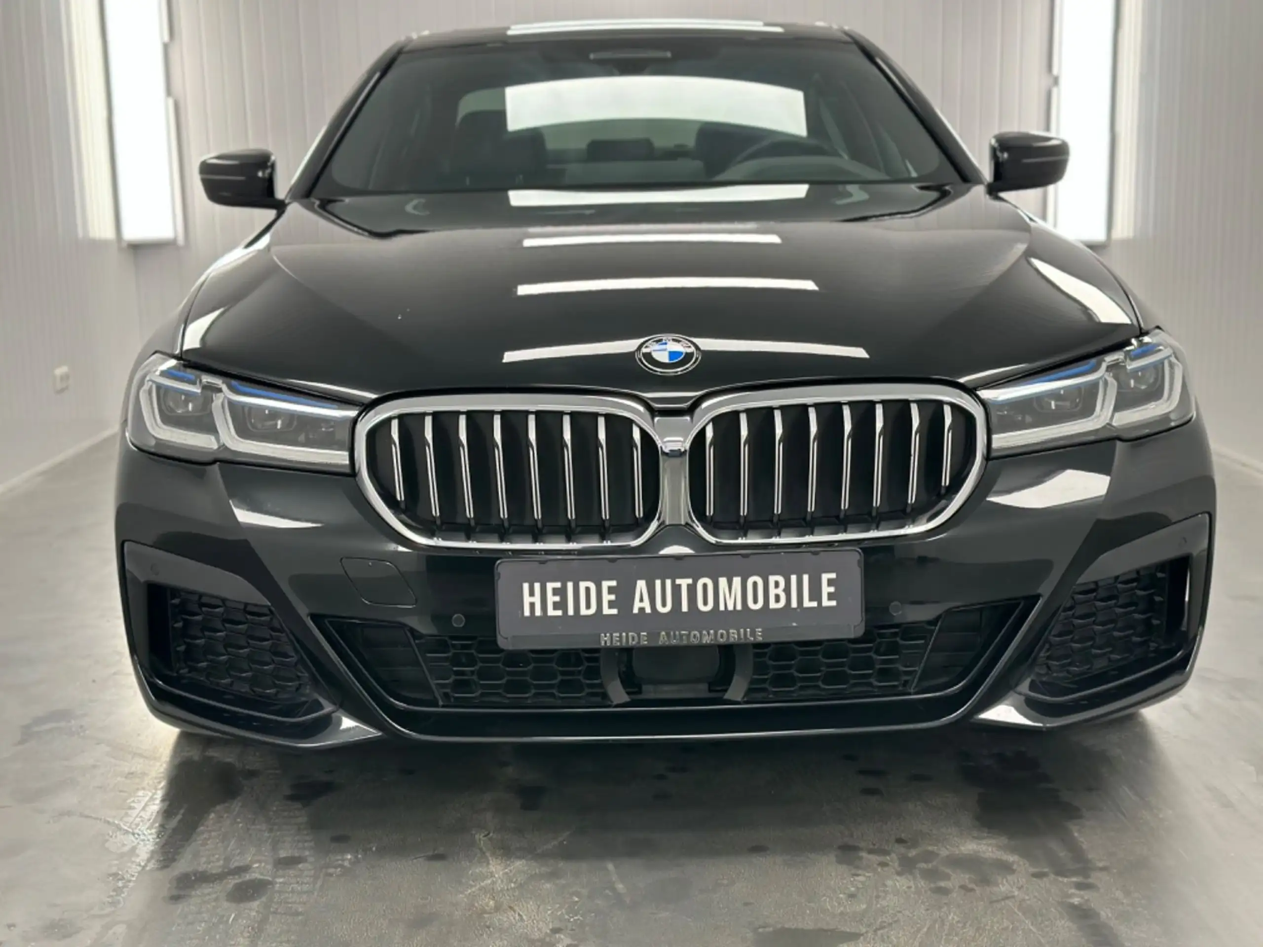 BMW - 530