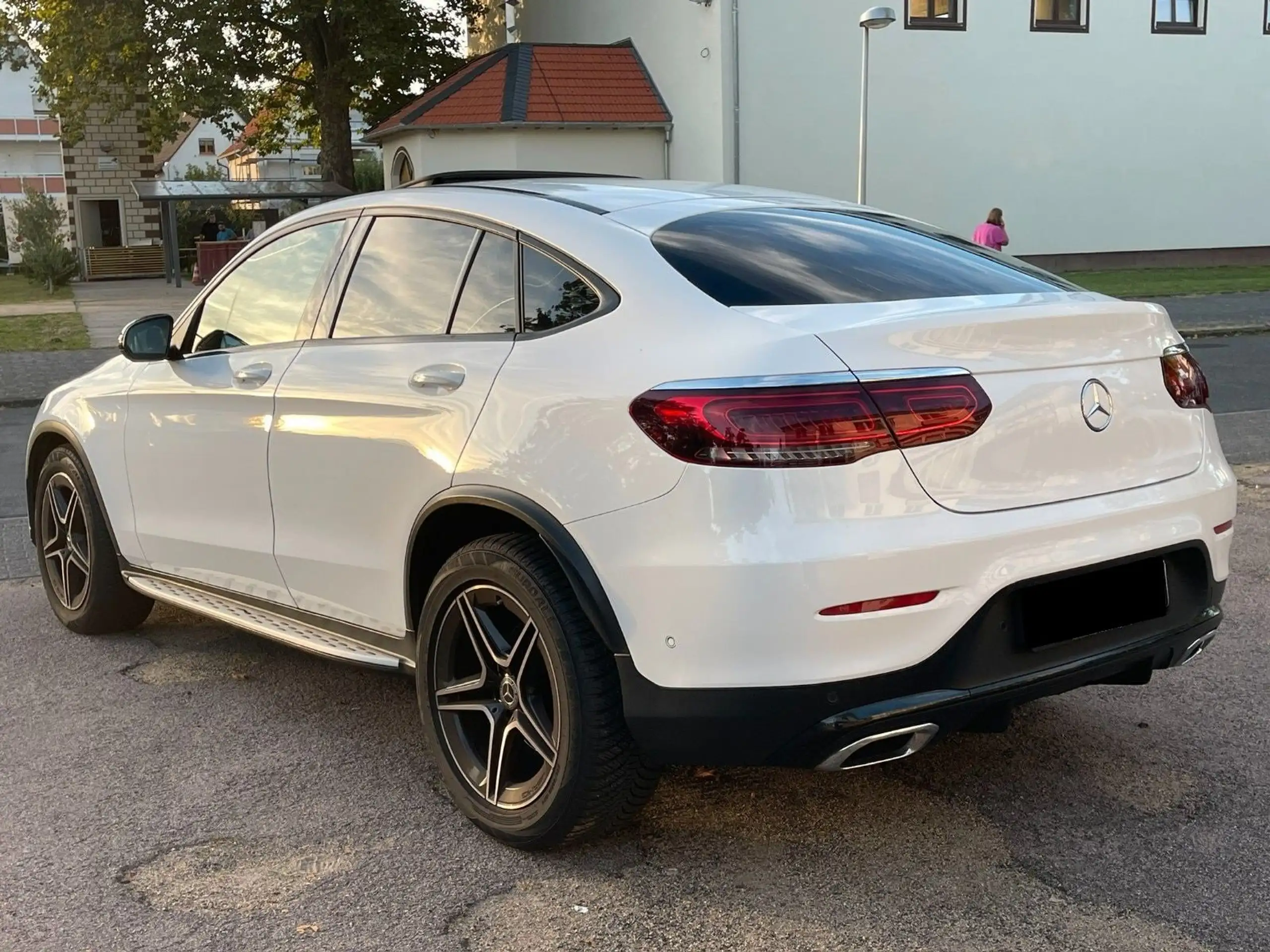 Mercedes-Benz - GLC 220