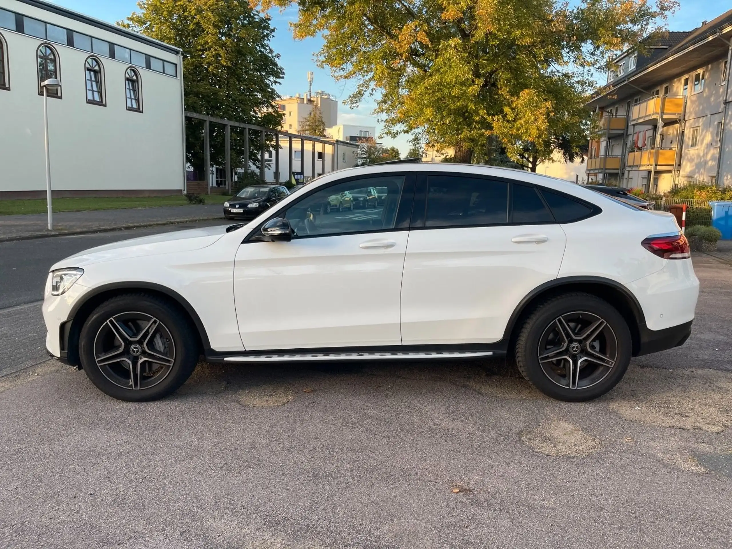 Mercedes-Benz - GLC 220