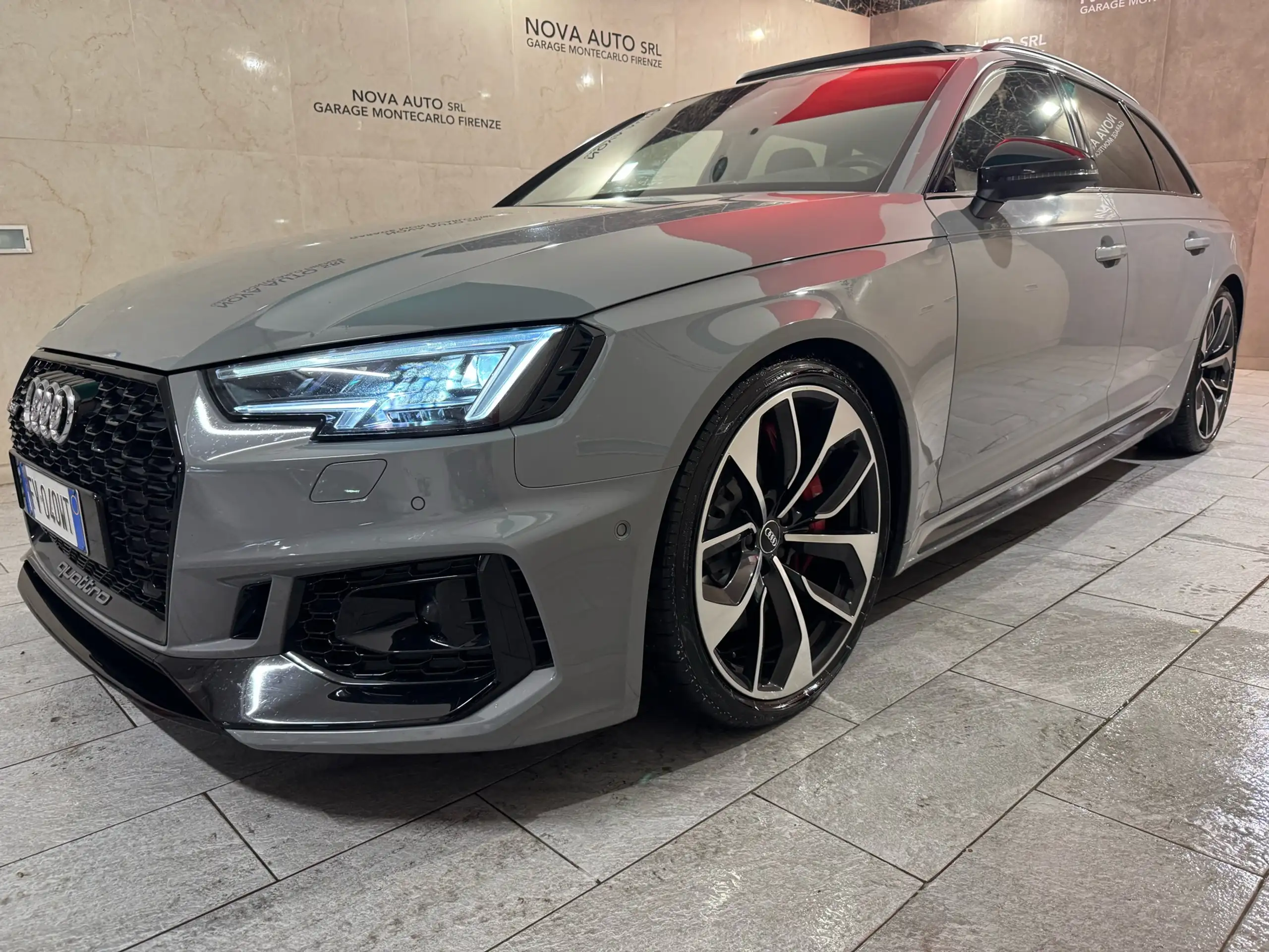 Audi - RS4